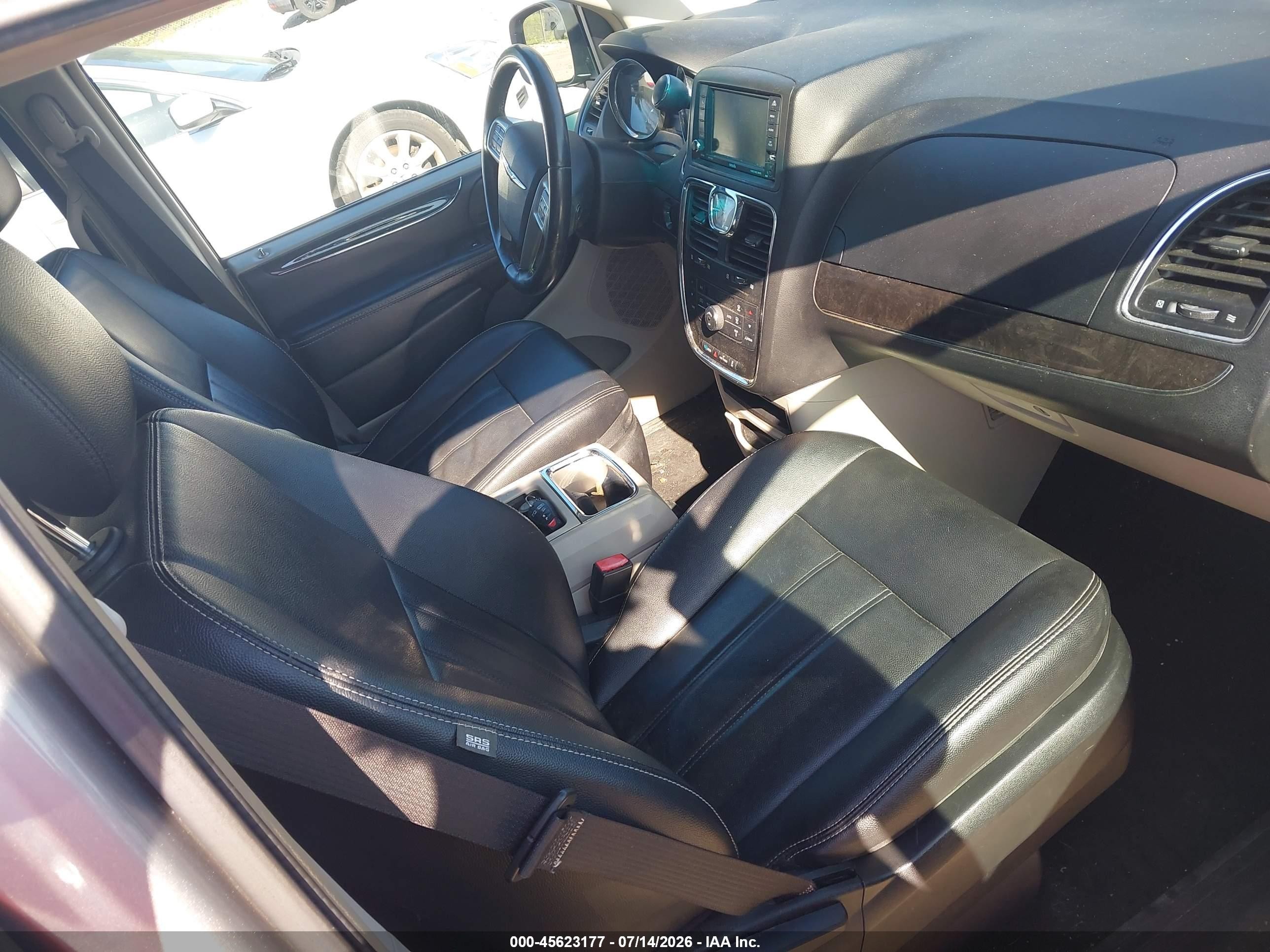 2015 Chrysler Town & Country Touring Серебряный vin: 2C4RC1BG0FR752178