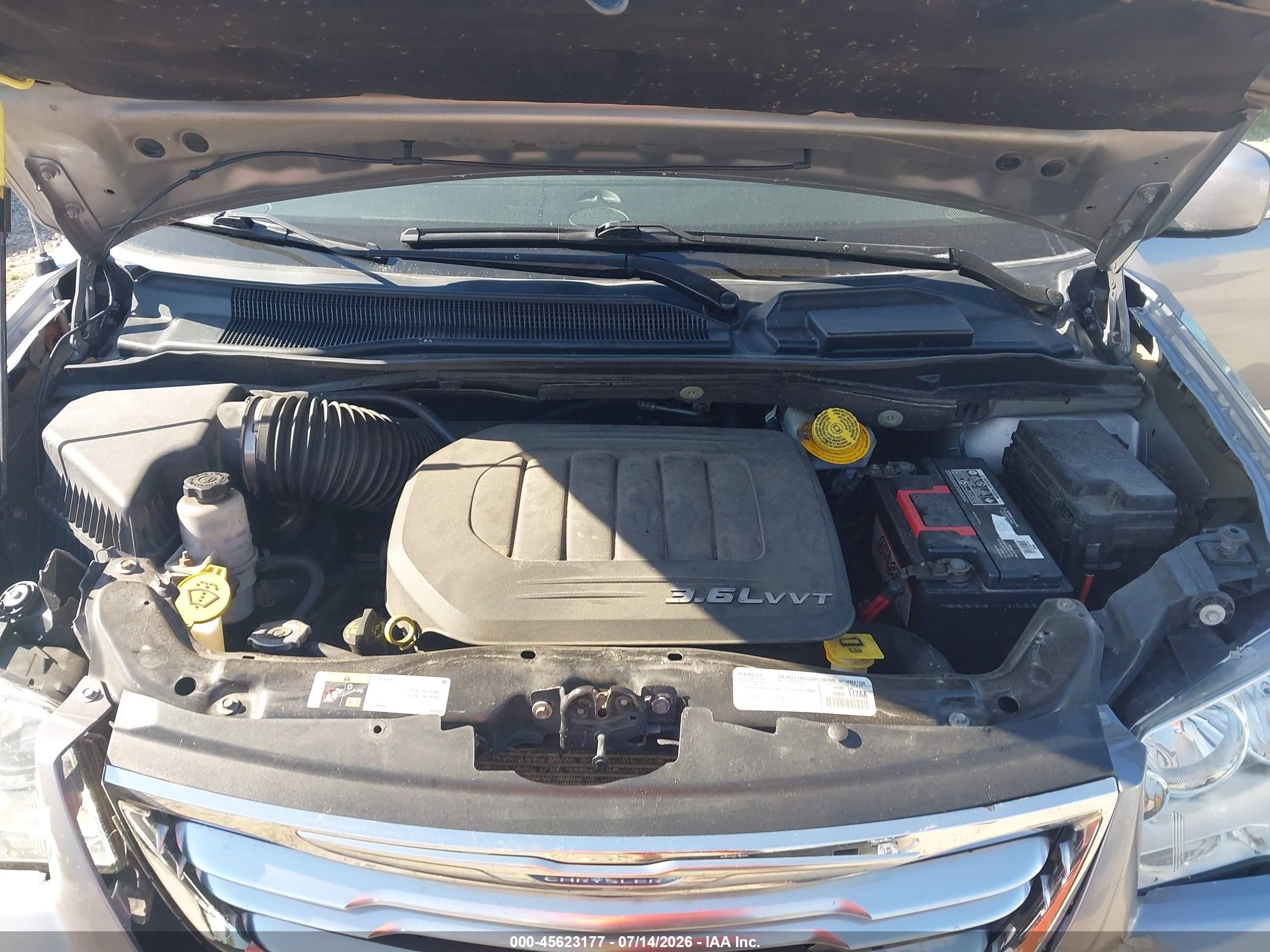 2015 Chrysler Town & Country Touring Серебряный vin: 2C4RC1BG0FR752178