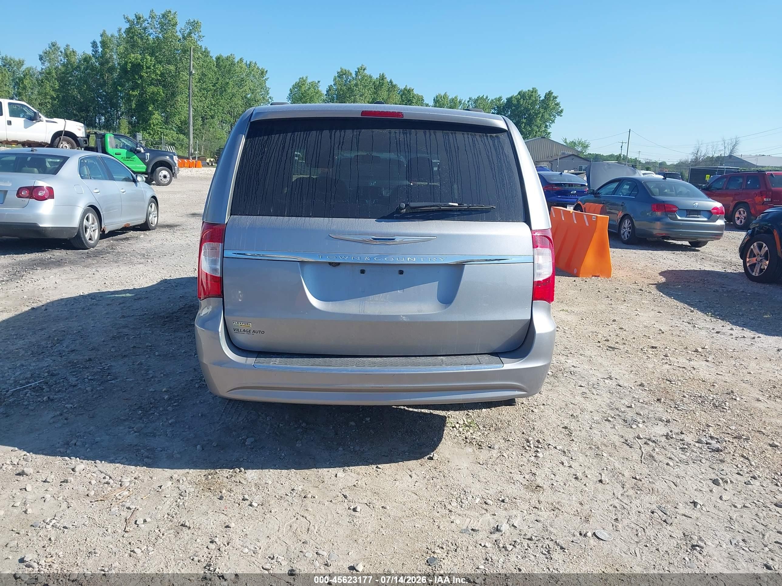 2015 Chrysler Town & Country Touring Серебряный vin: 2C4RC1BG0FR752178