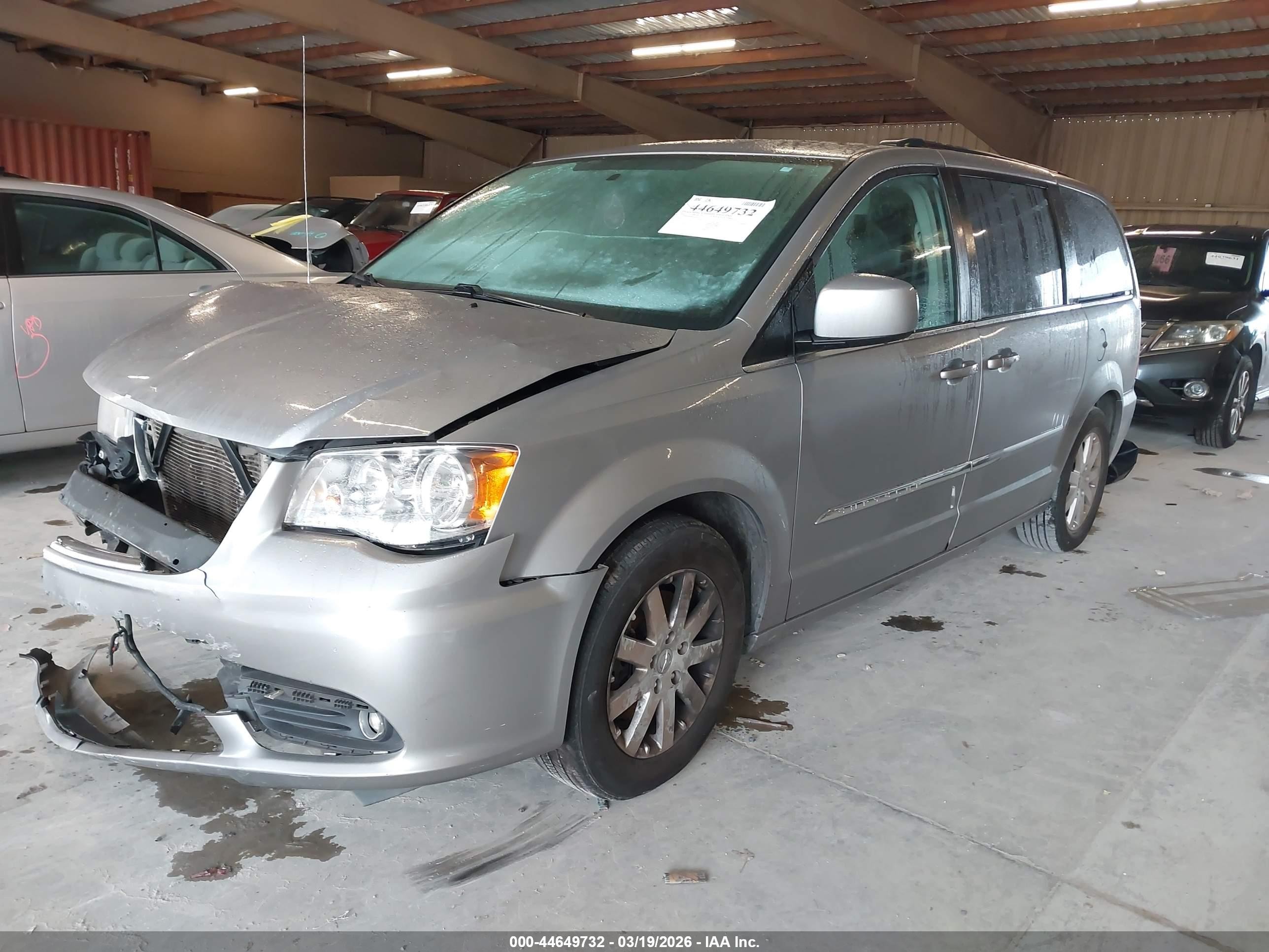 2016 Chrysler Town & Country Touring Silver vin: 2C4RC1BG0GR287077
