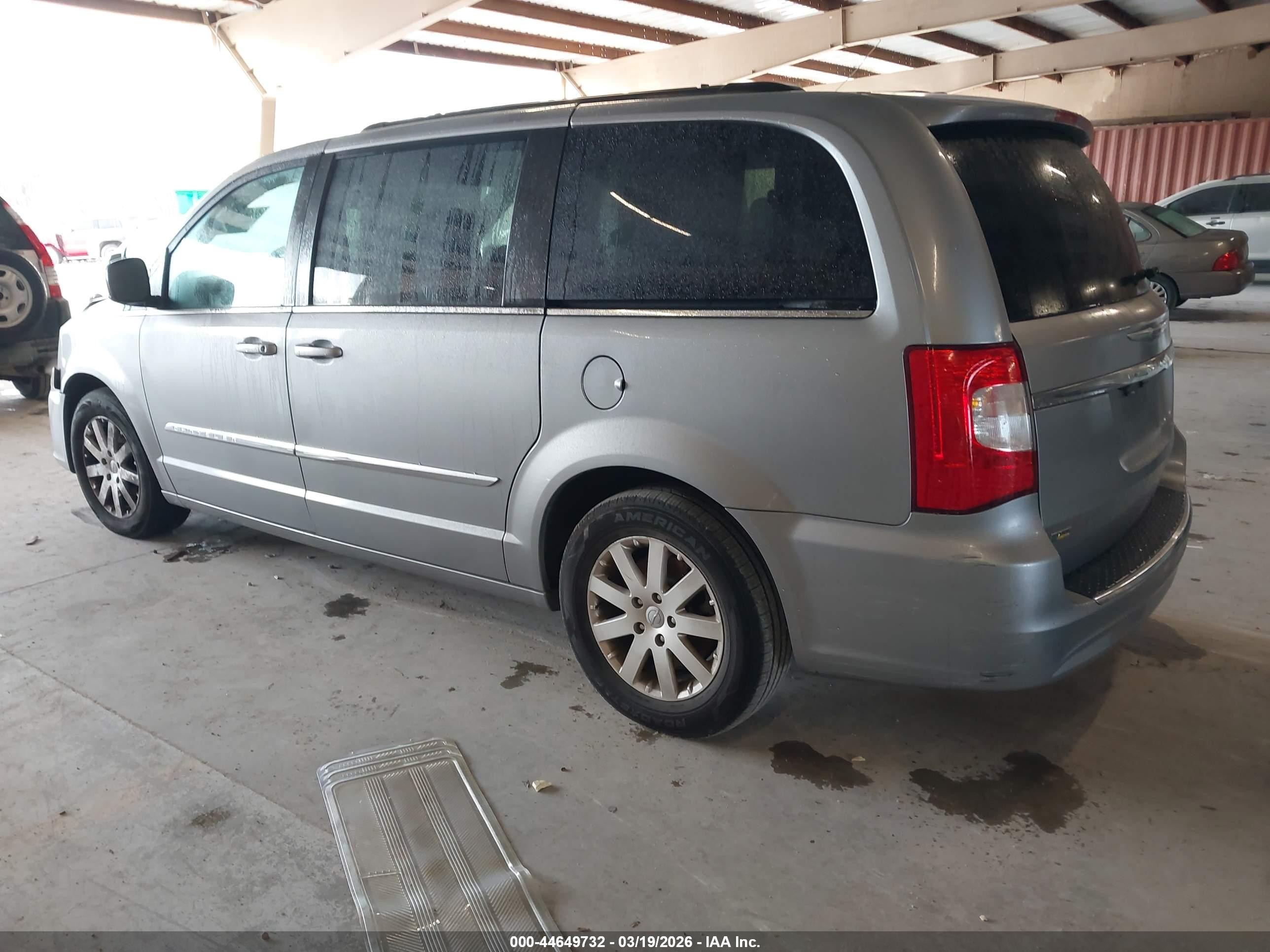 2016 Chrysler Town & Country Touring Silver vin: 2C4RC1BG0GR287077