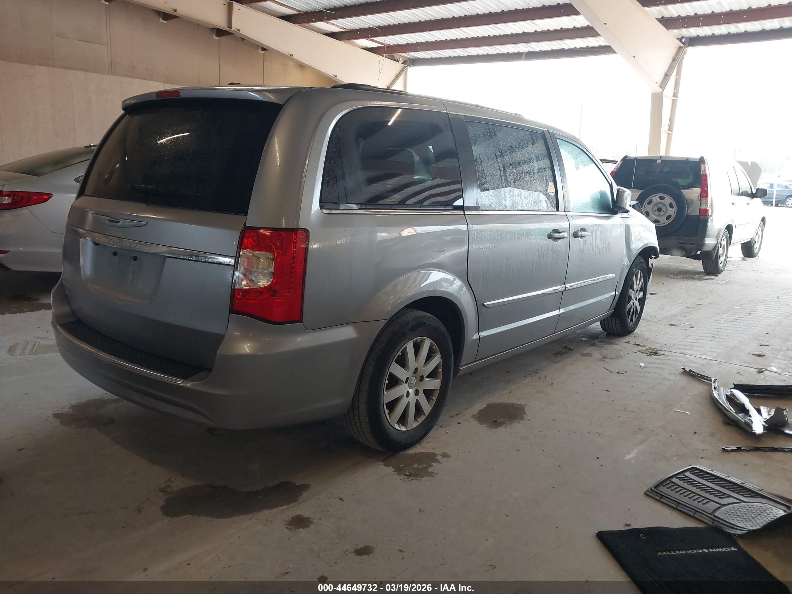 2016 Chrysler Town & Country Touring Silver vin: 2C4RC1BG0GR287077