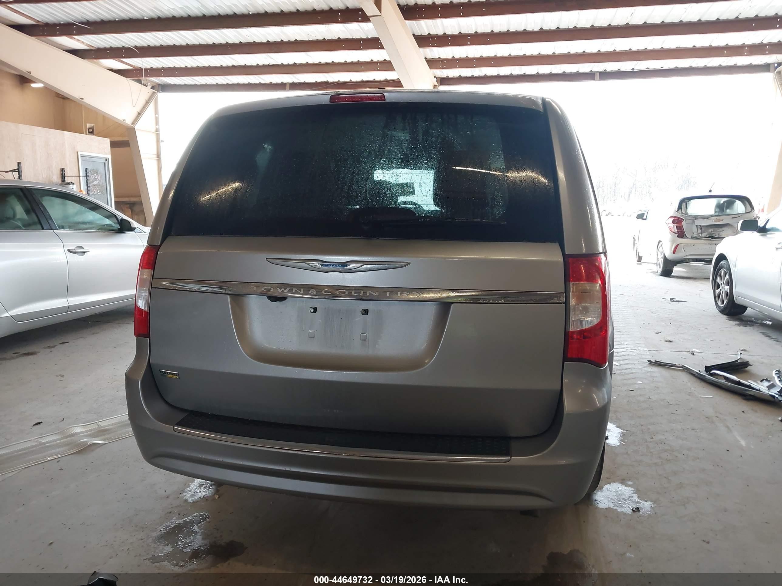 2016 Chrysler Town & Country Touring Silver vin: 2C4RC1BG0GR287077