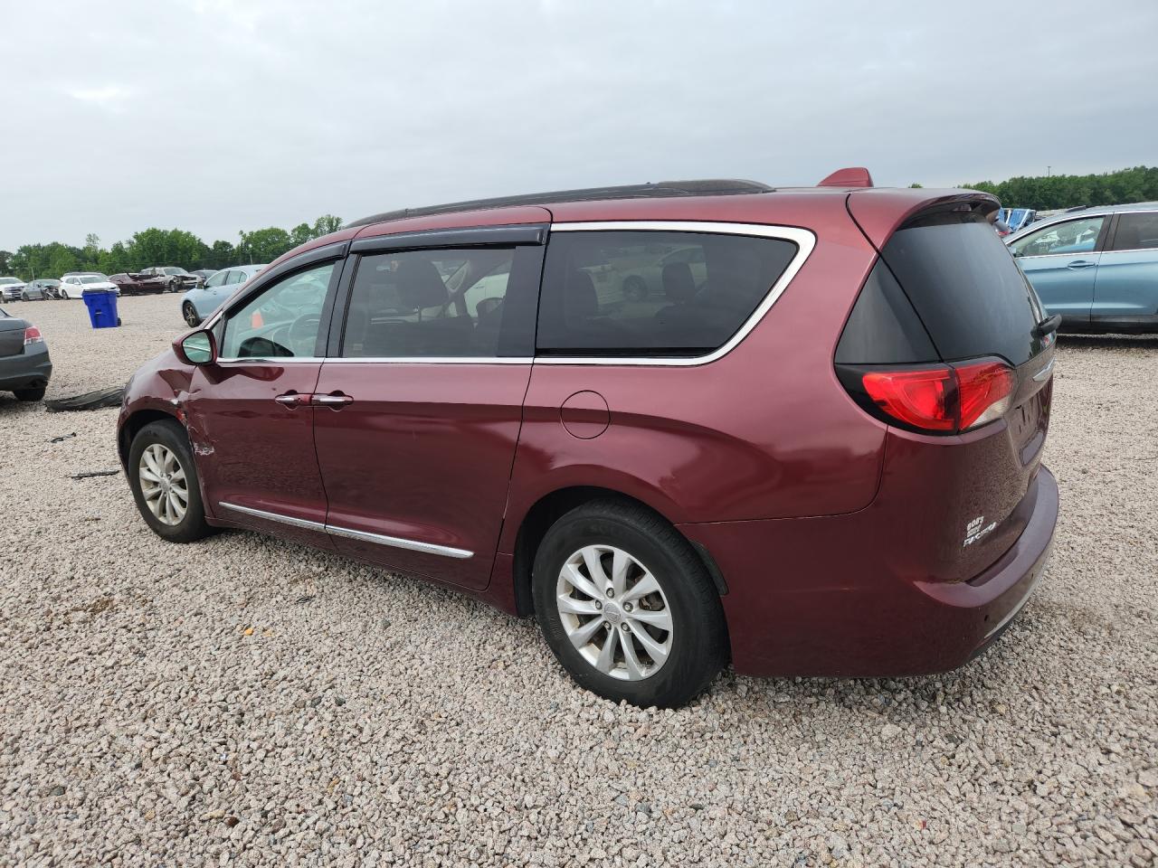 2017 Chrysler Pacifica Touring L Red vin: 2C4RC1BG0HR524166