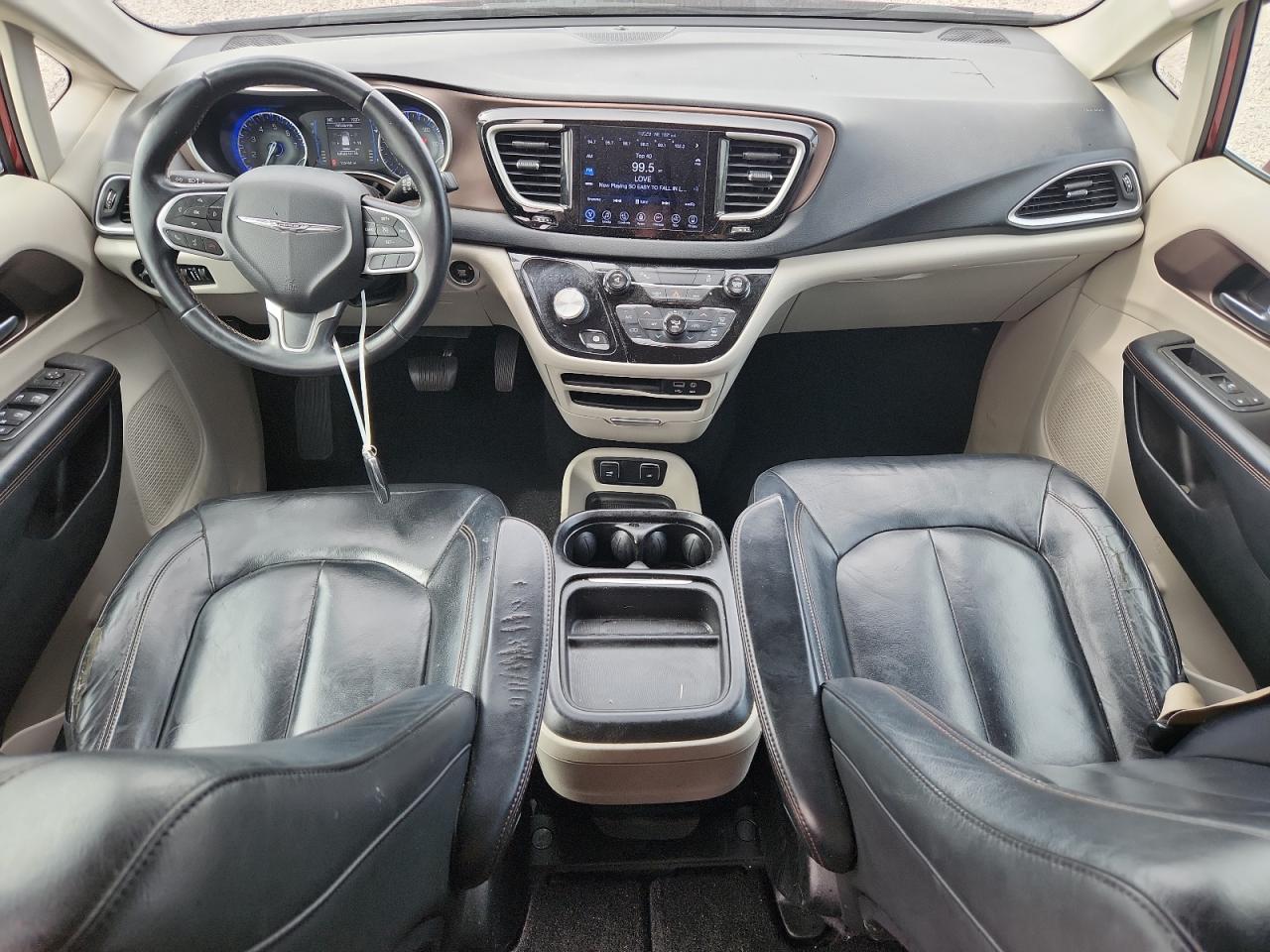2017 Chrysler Pacifica Touring L Red vin: 2C4RC1BG0HR524166