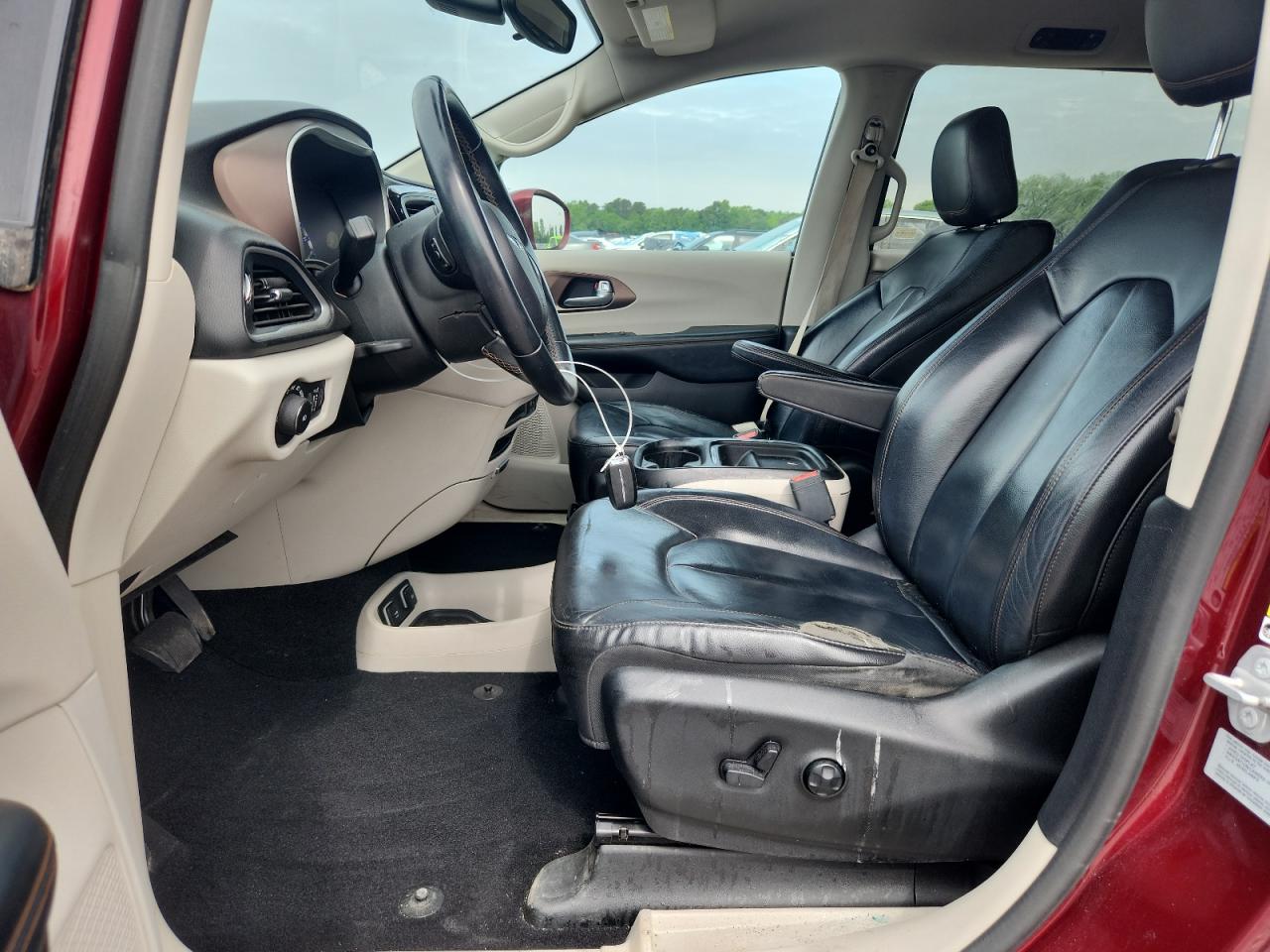 2017 Chrysler Pacifica Touring L Red vin: 2C4RC1BG0HR524166