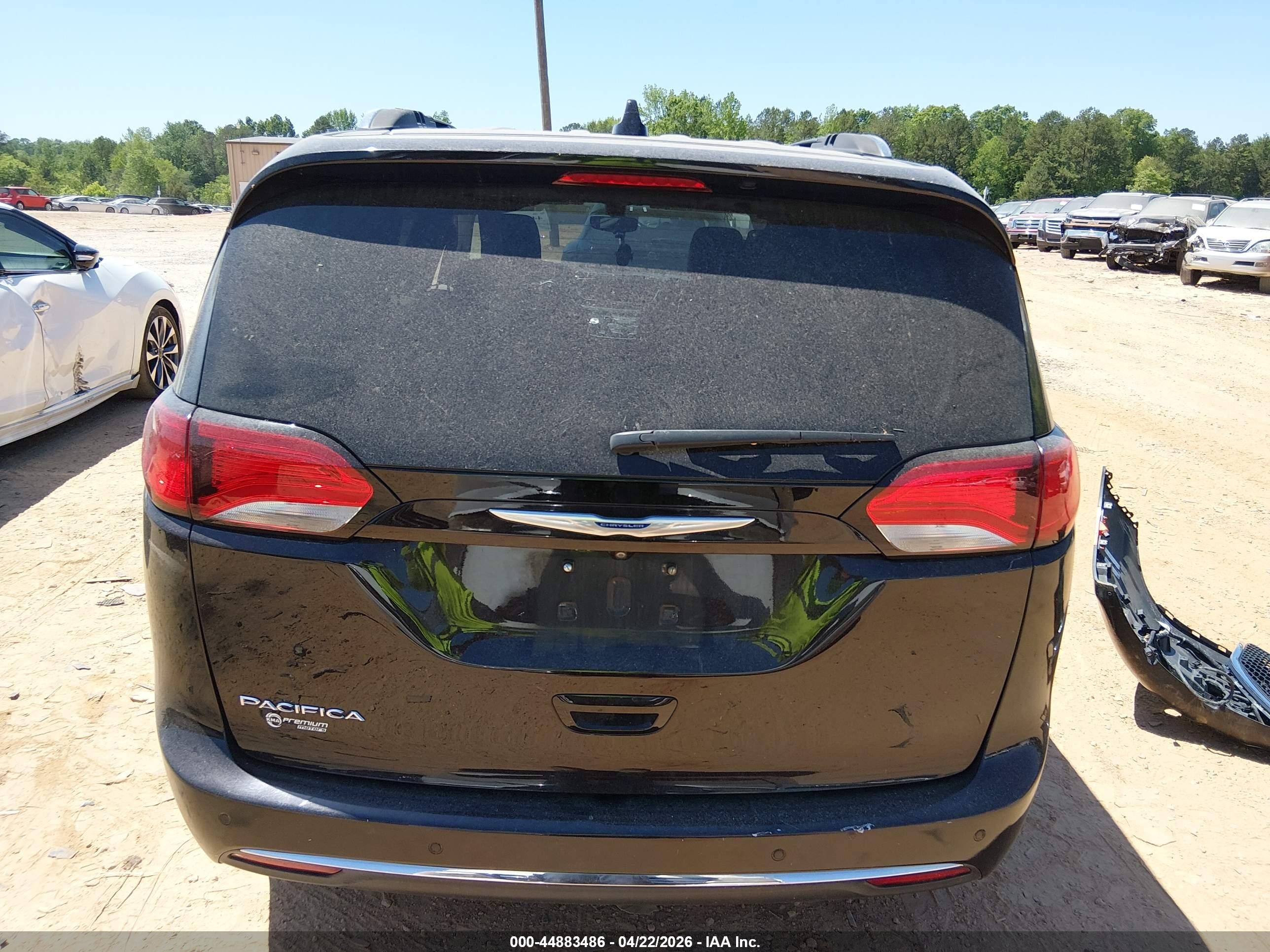 2018 Chrysler Pacifica Touring L Black vin: 2C4RC1BG0JR353599