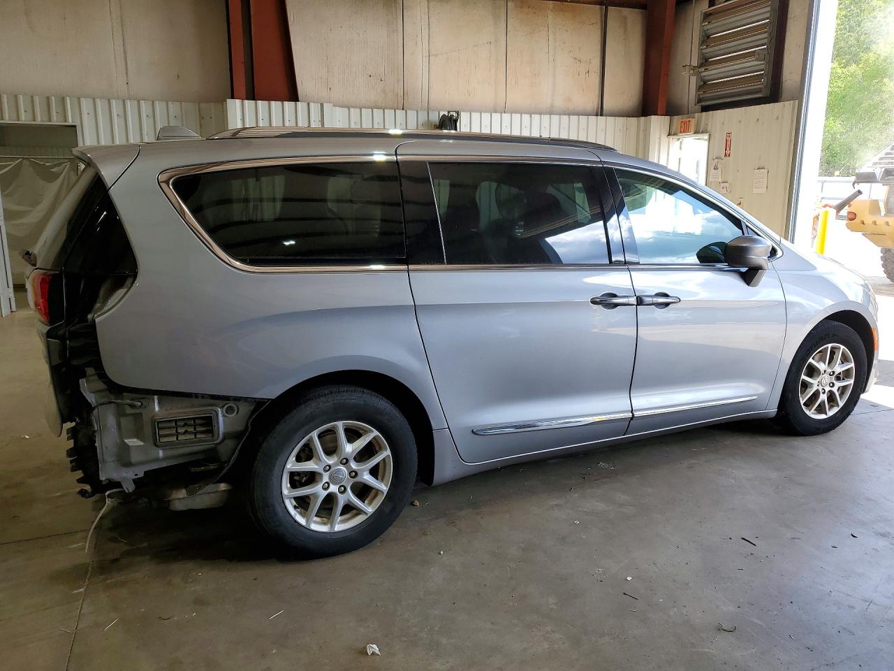 2020 Chrysler Pacifica Touring L Silver vin: 2C4RC1BG0LR274176