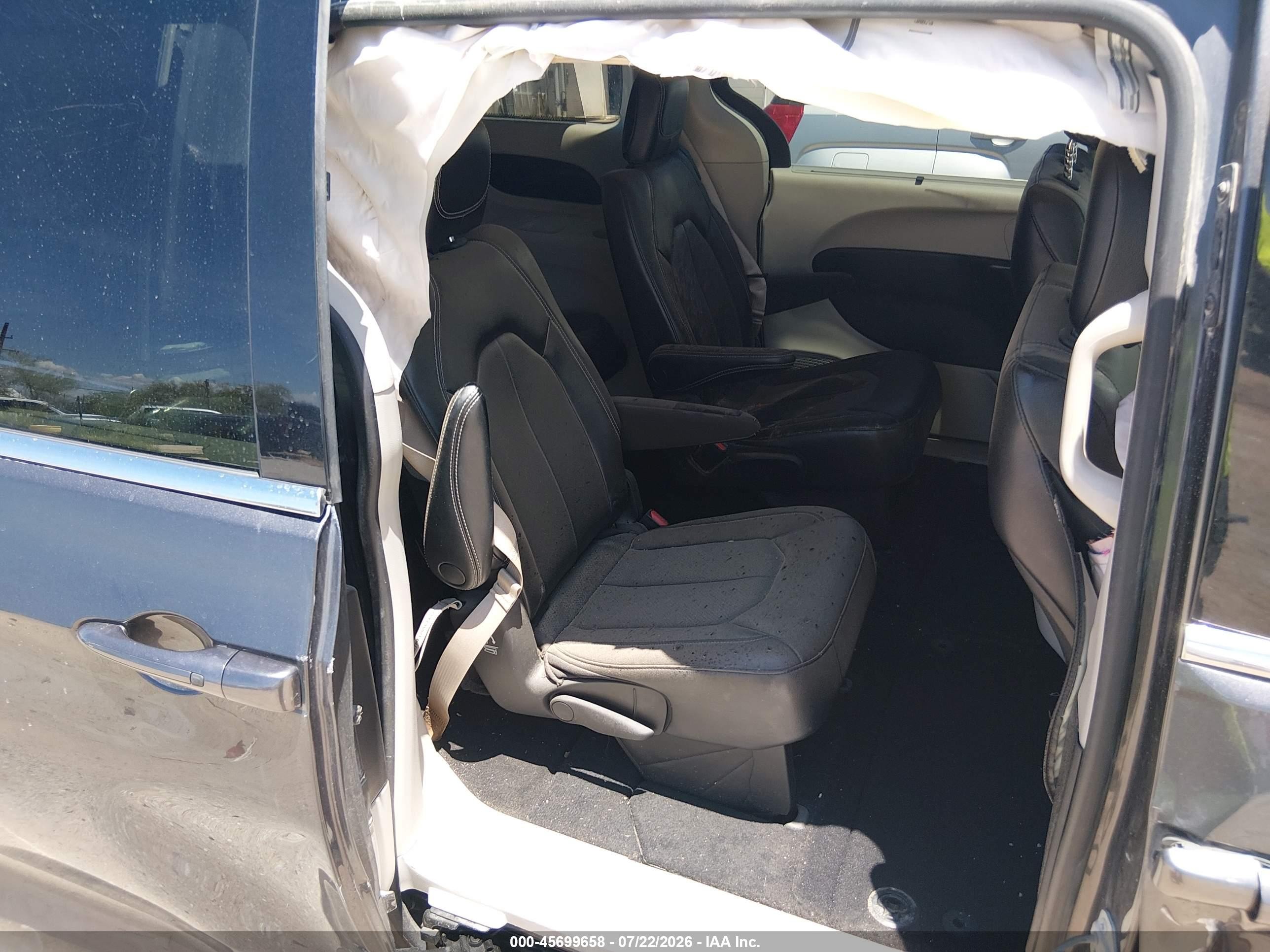2022 Chrysler Pacifica Touring L Gray vin: 2C4RC1BG0NR144658