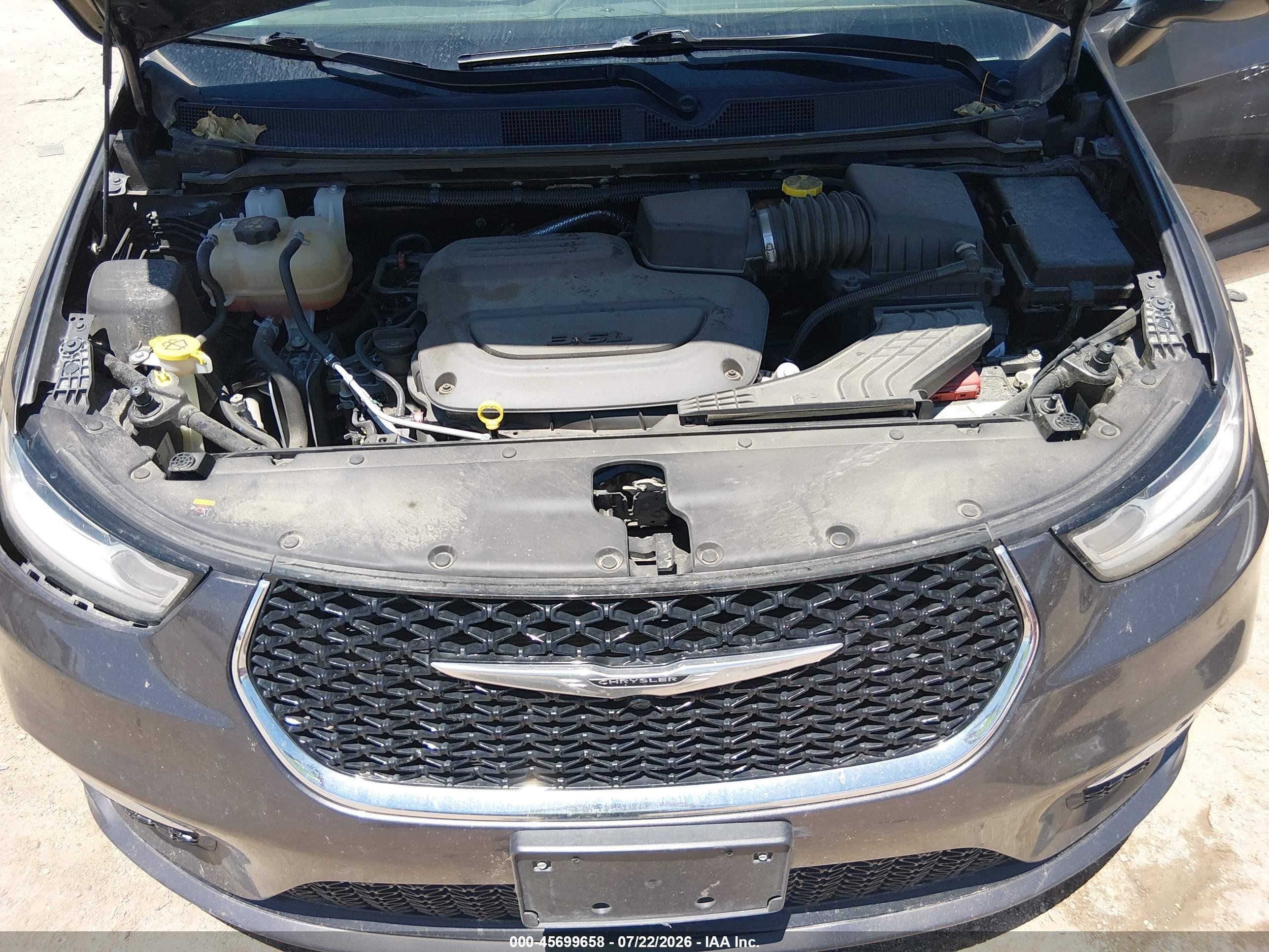 2022 Chrysler Pacifica Touring L Gray vin: 2C4RC1BG0NR144658