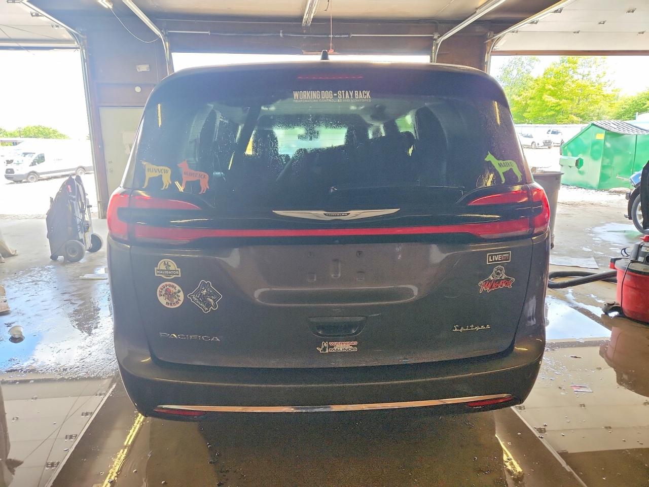 2022 Chrysler Pacifica Touring L Charcoal vin: 2C4RC1BG0NR158592