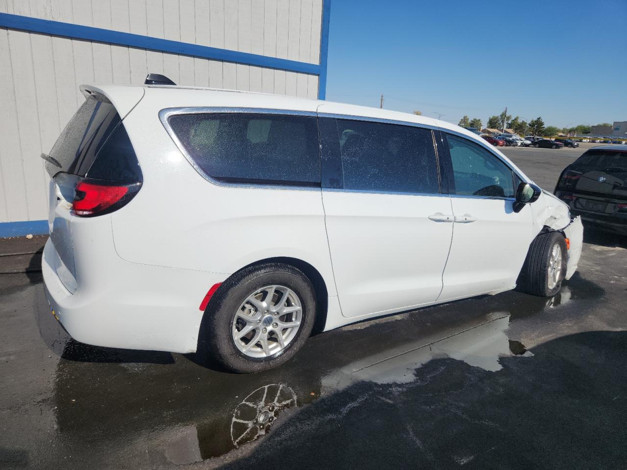 2024 Chrysler Pacifica Touring L White vin: 2C4RC1BG0RR158632