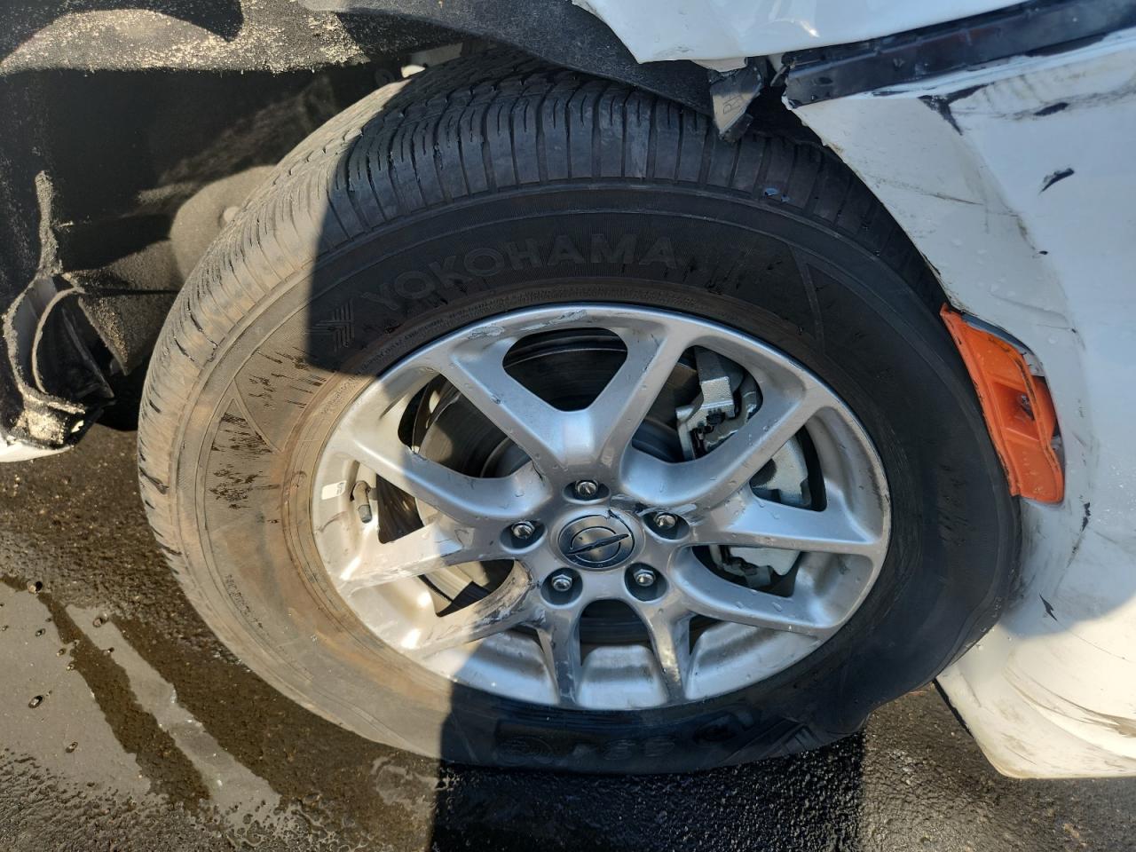 2024 Chrysler Pacifica Touring L White vin: 2C4RC1BG0RR158632 Damage: Right Front Wheel, Curb Rash, > 12 inches