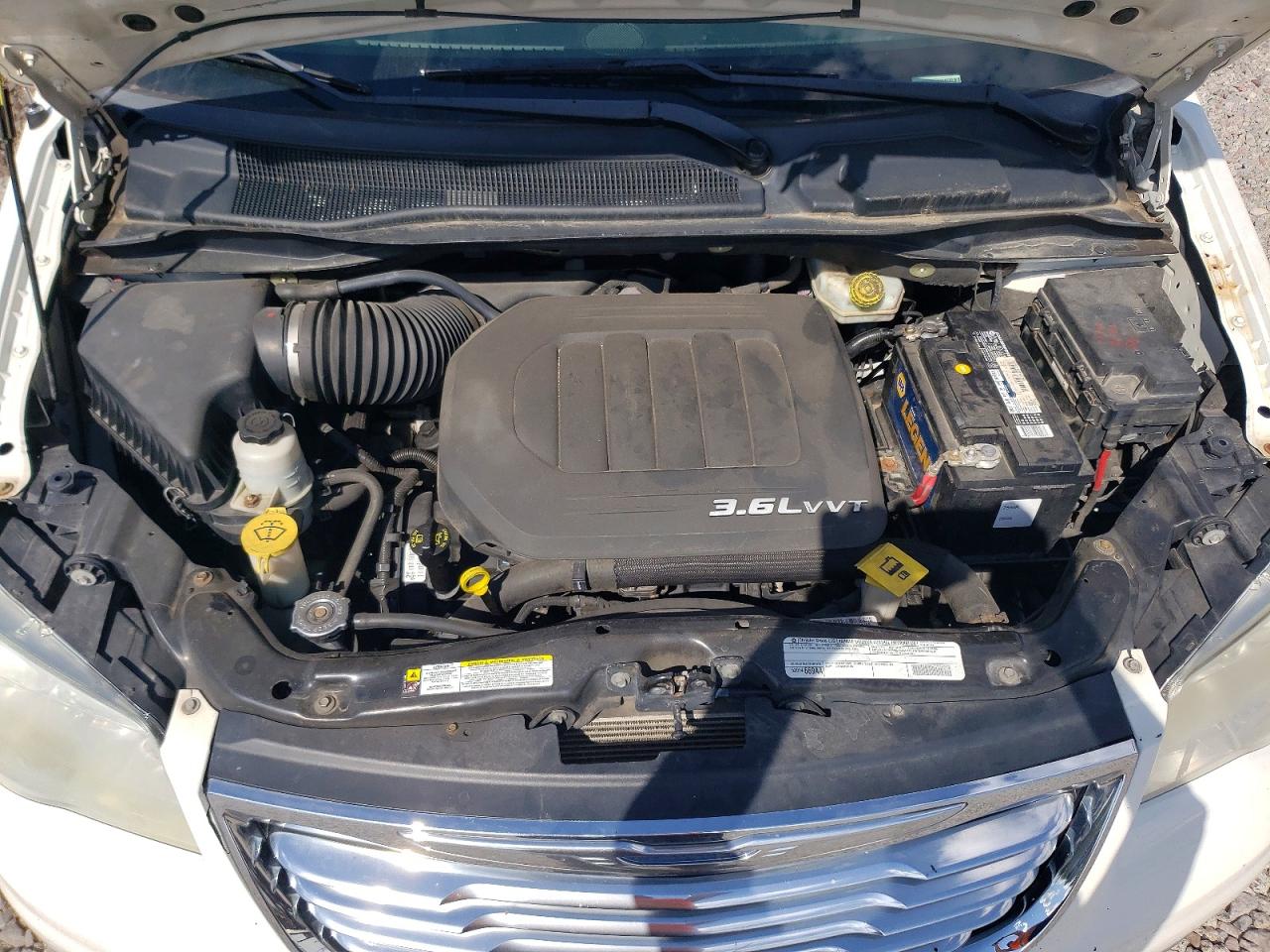 2012 Chrysler Town & Country Touring White vin: 2C4RC1BG1CR169873