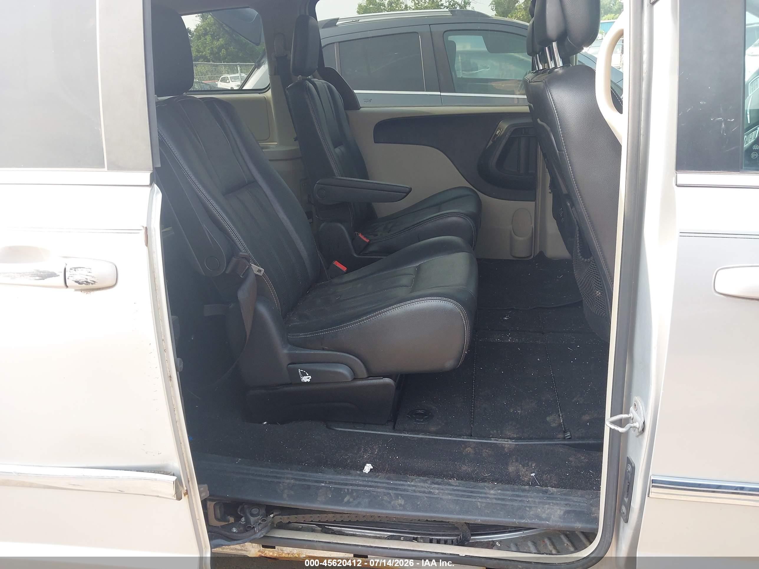 2012 Chrysler Town & Country Touring Silver vin: 2C4RC1BG1CR187418