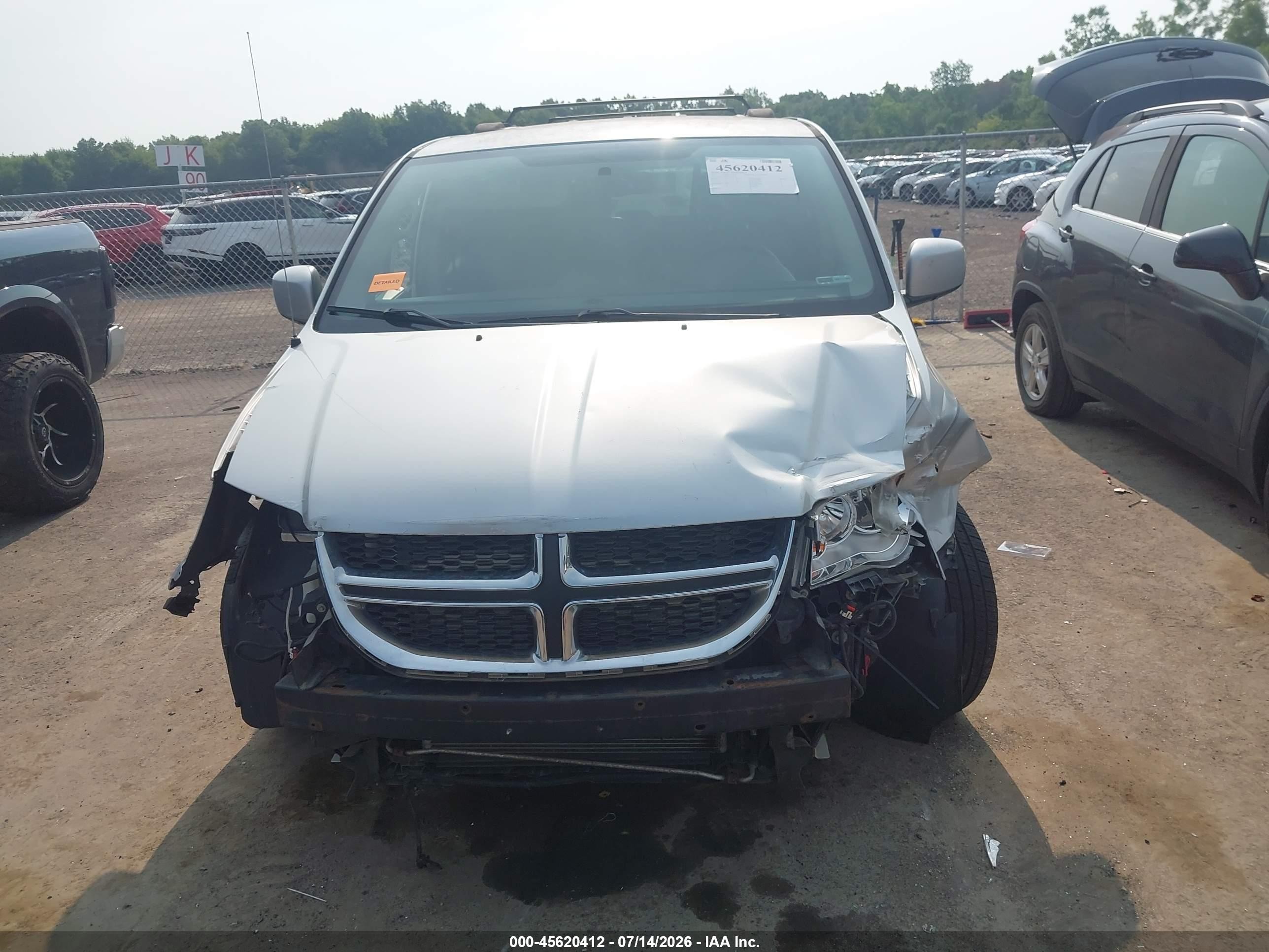 2012 Chrysler Town & Country Touring Silver vin: 2C4RC1BG1CR187418