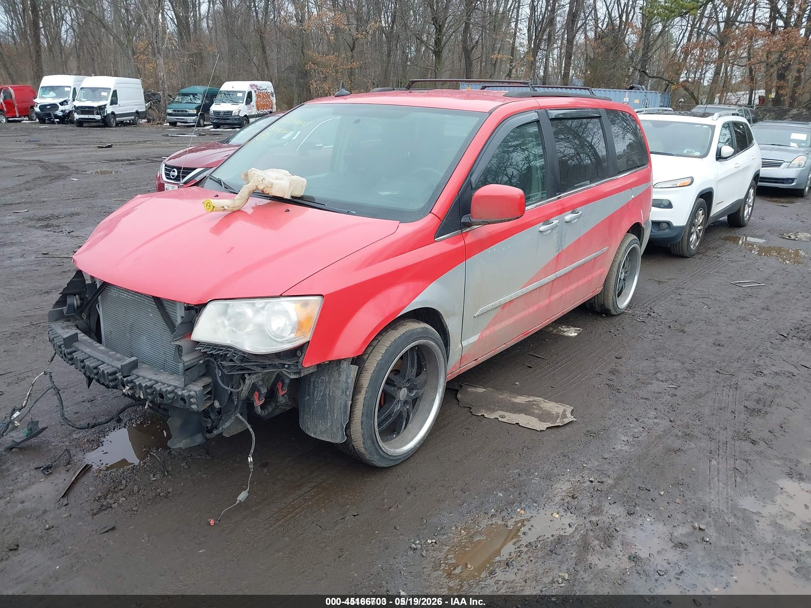 2013 Chrysler Town & Country Touring Red vin: 2C4RC1BG1DR657884