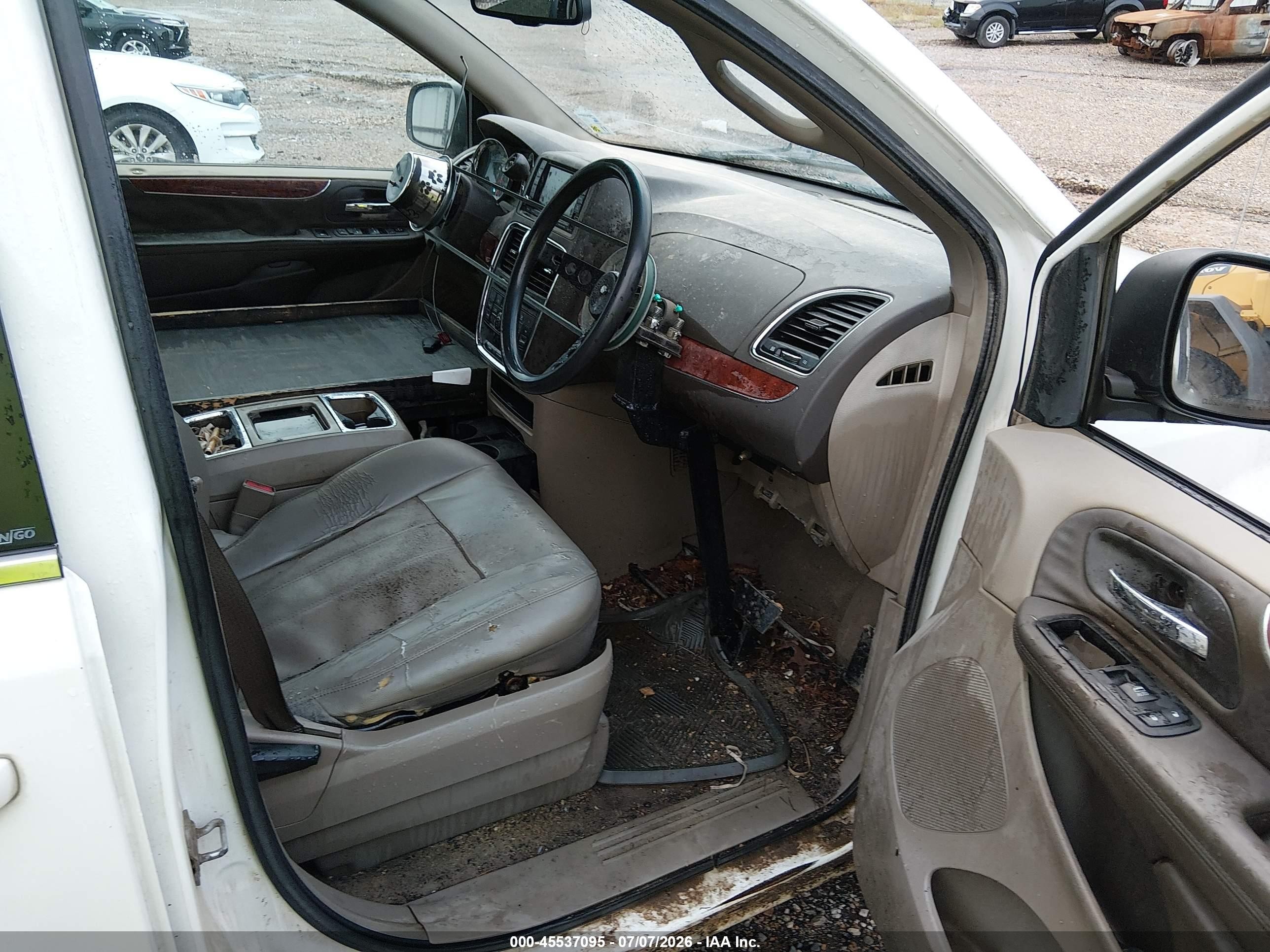 2013 Chrysler Town & Country Touring Белый vin: 2C4RC1BG1DR755264