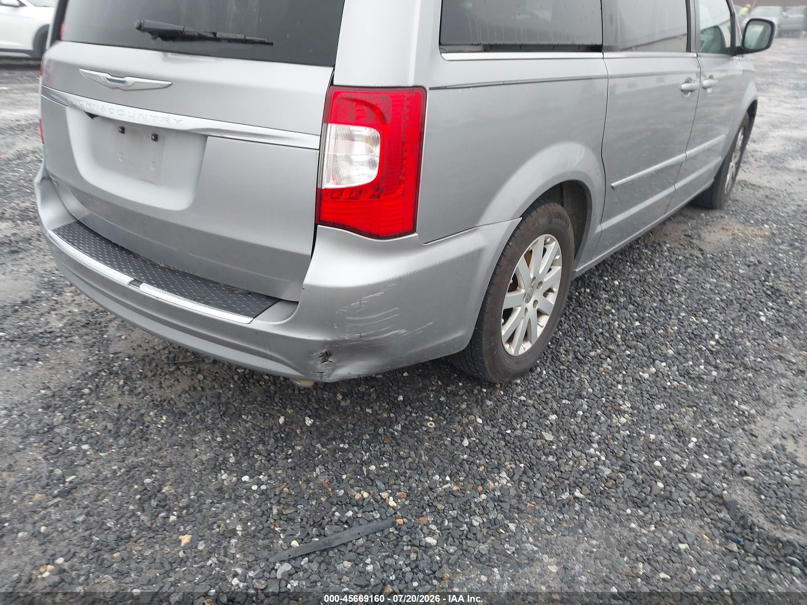 2013 Chrysler Town & Country Touring Silver vin: 2C4RC1BG1DR793562
