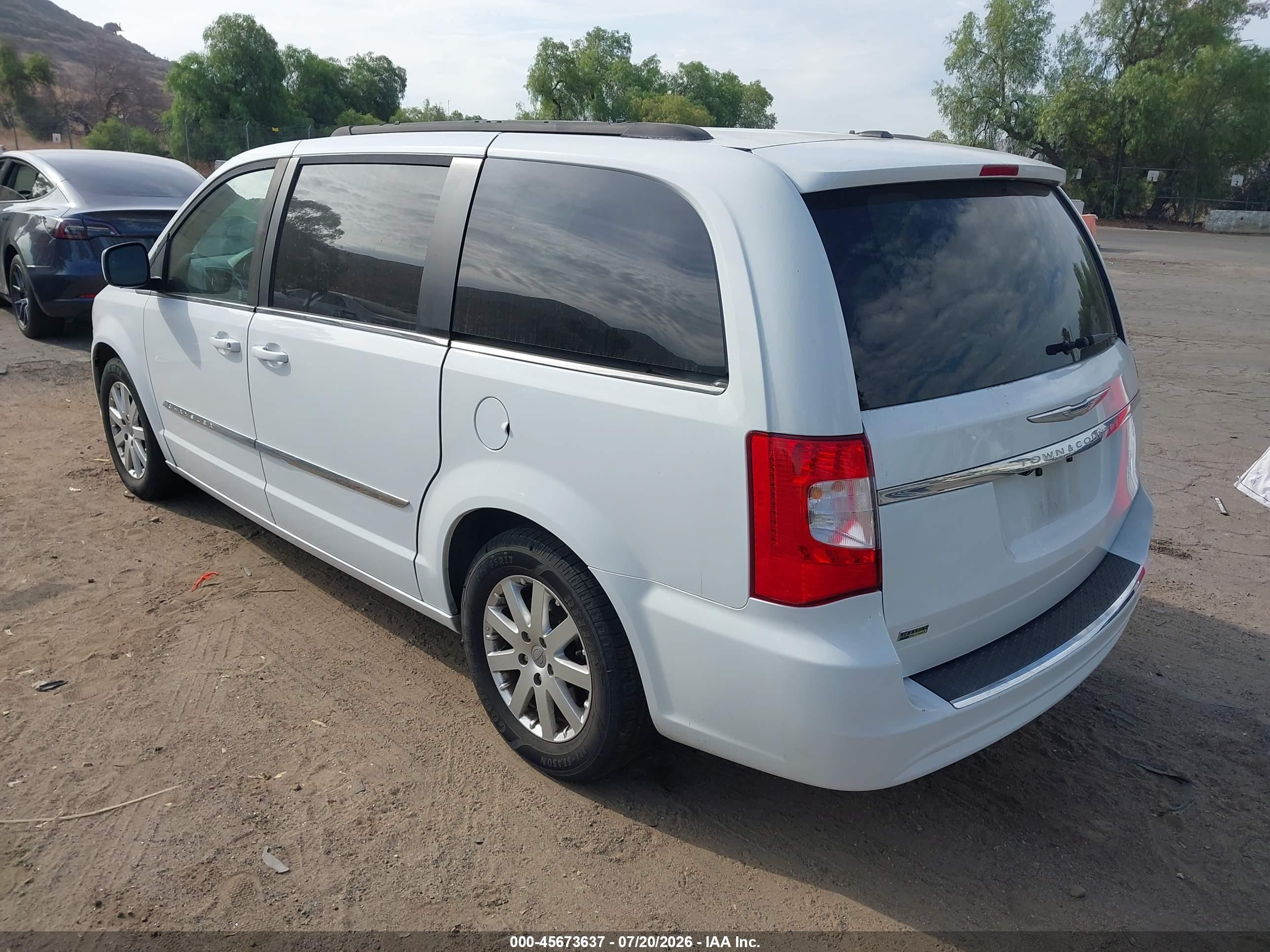 2013 Chrysler Town & Country Touring Белый vin: 2C4RC1BG1DR815365