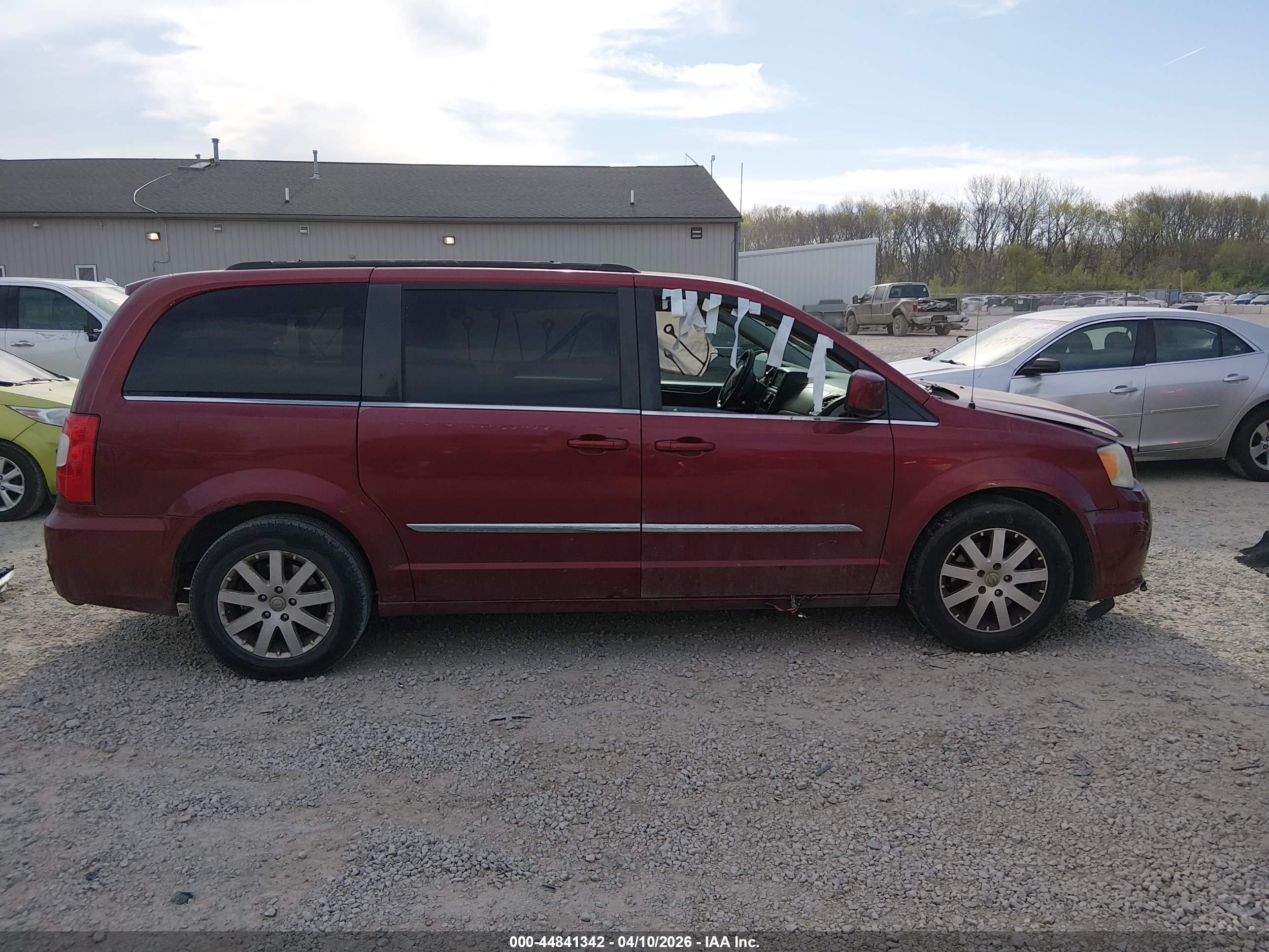 2014 Chrysler Town & Country Touring Maroon vin: 2C4RC1BG1ER125049