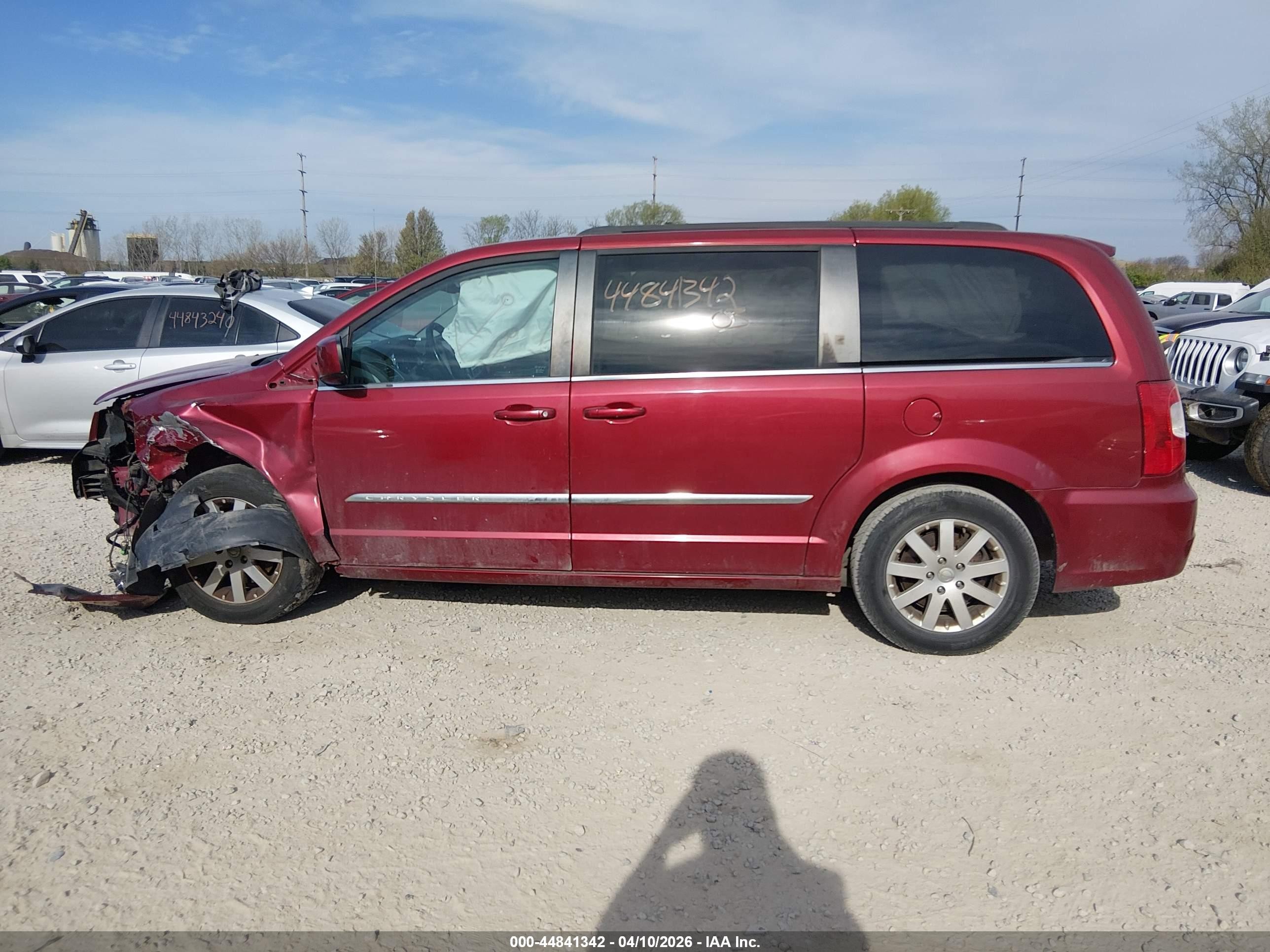 2014 Chrysler Town & Country Touring Maroon vin: 2C4RC1BG1ER125049