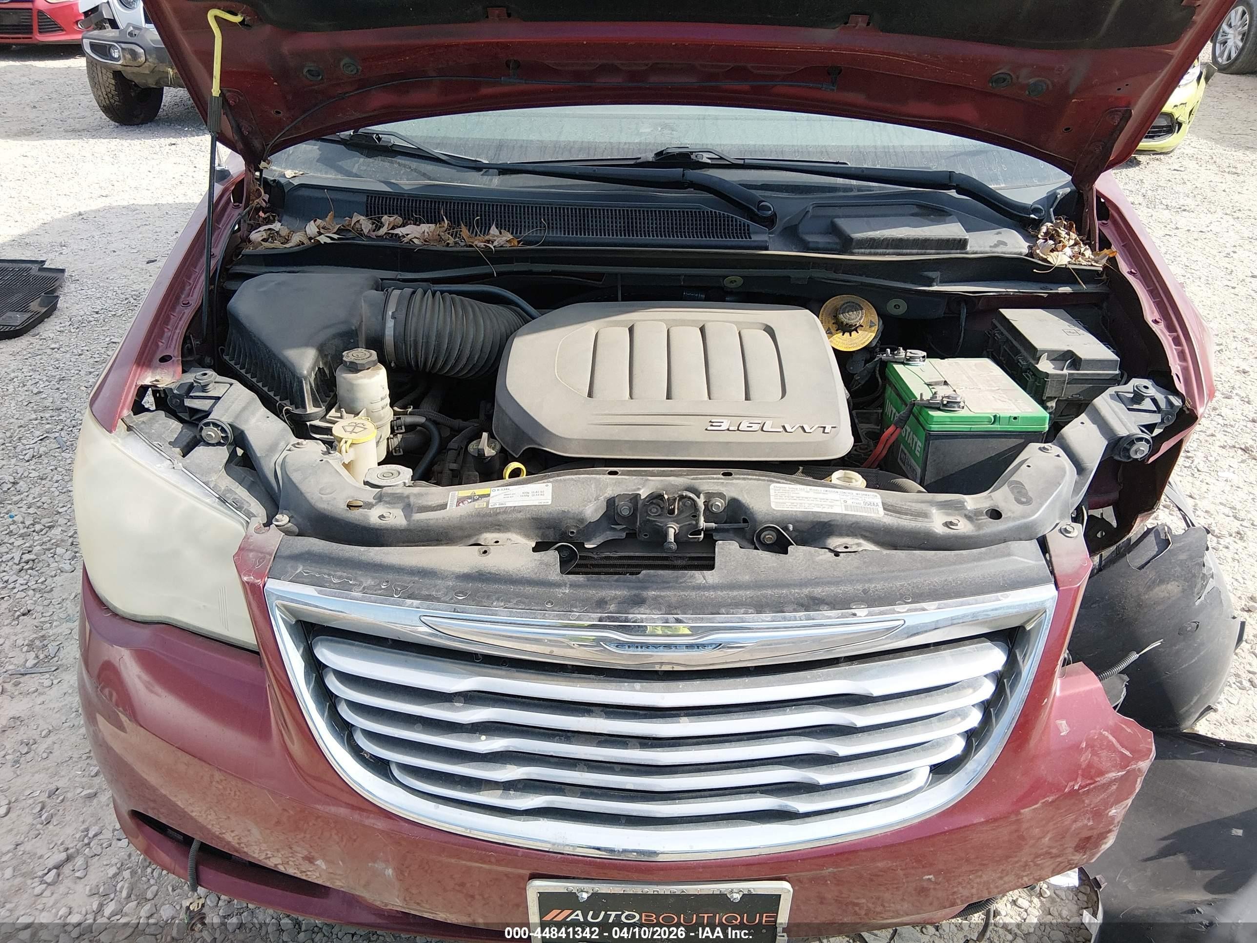 2014 Chrysler Town & Country Touring Maroon vin: 2C4RC1BG1ER125049