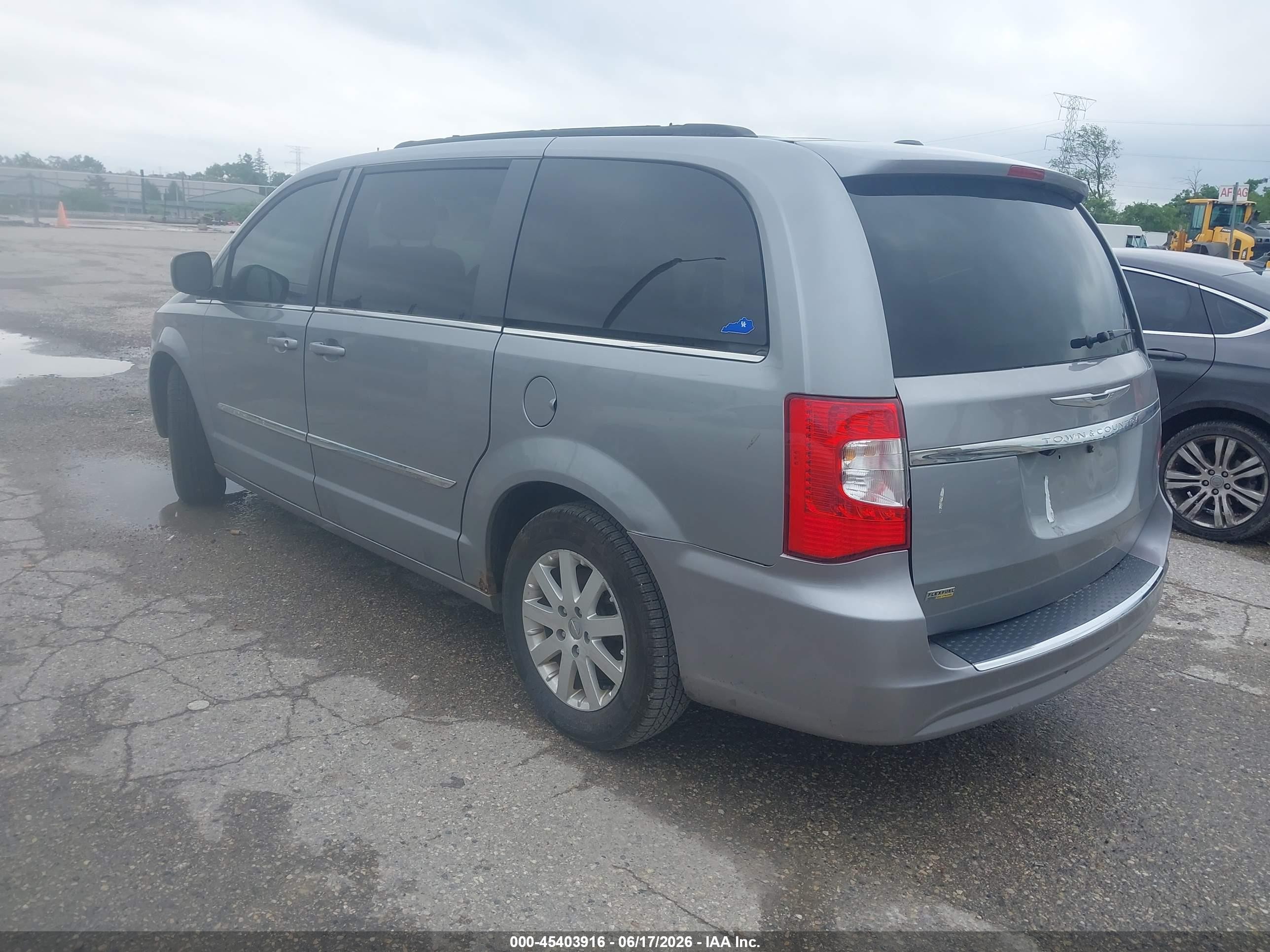 2014 Chrysler Town & Country Touring Silver vin: 2C4RC1BG1ER159153