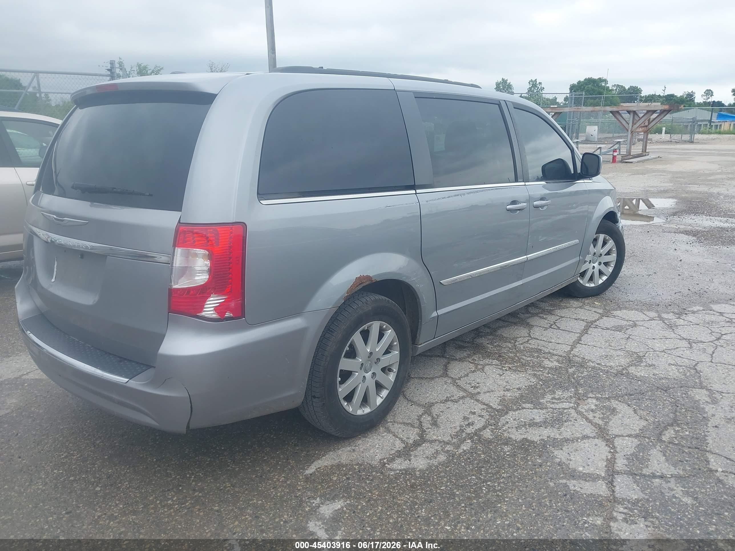 2014 Chrysler Town & Country Touring Silver vin: 2C4RC1BG1ER159153