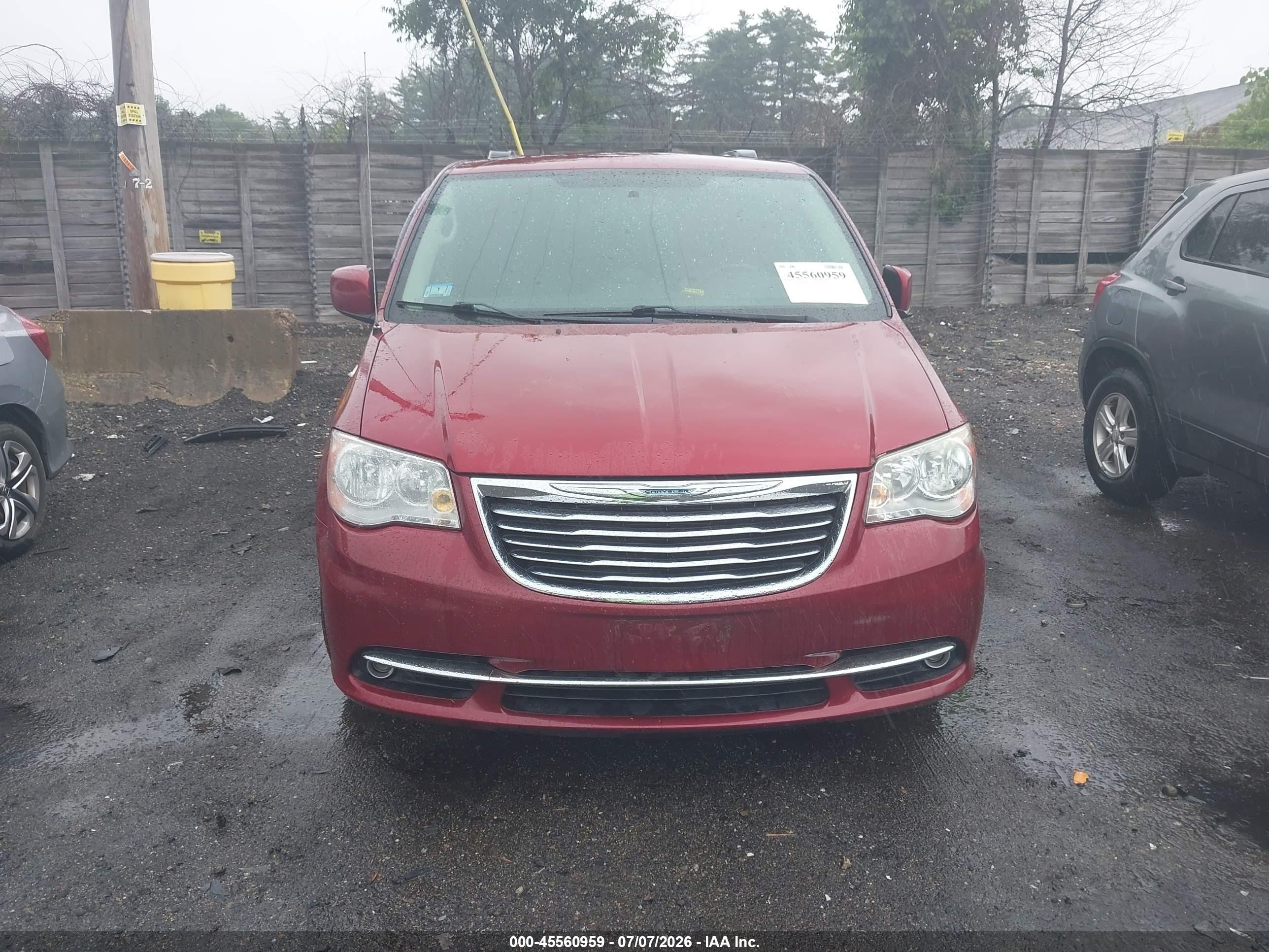 2014 Chrysler Town & Country Touring Red vin: 2C4RC1BG1ER164028