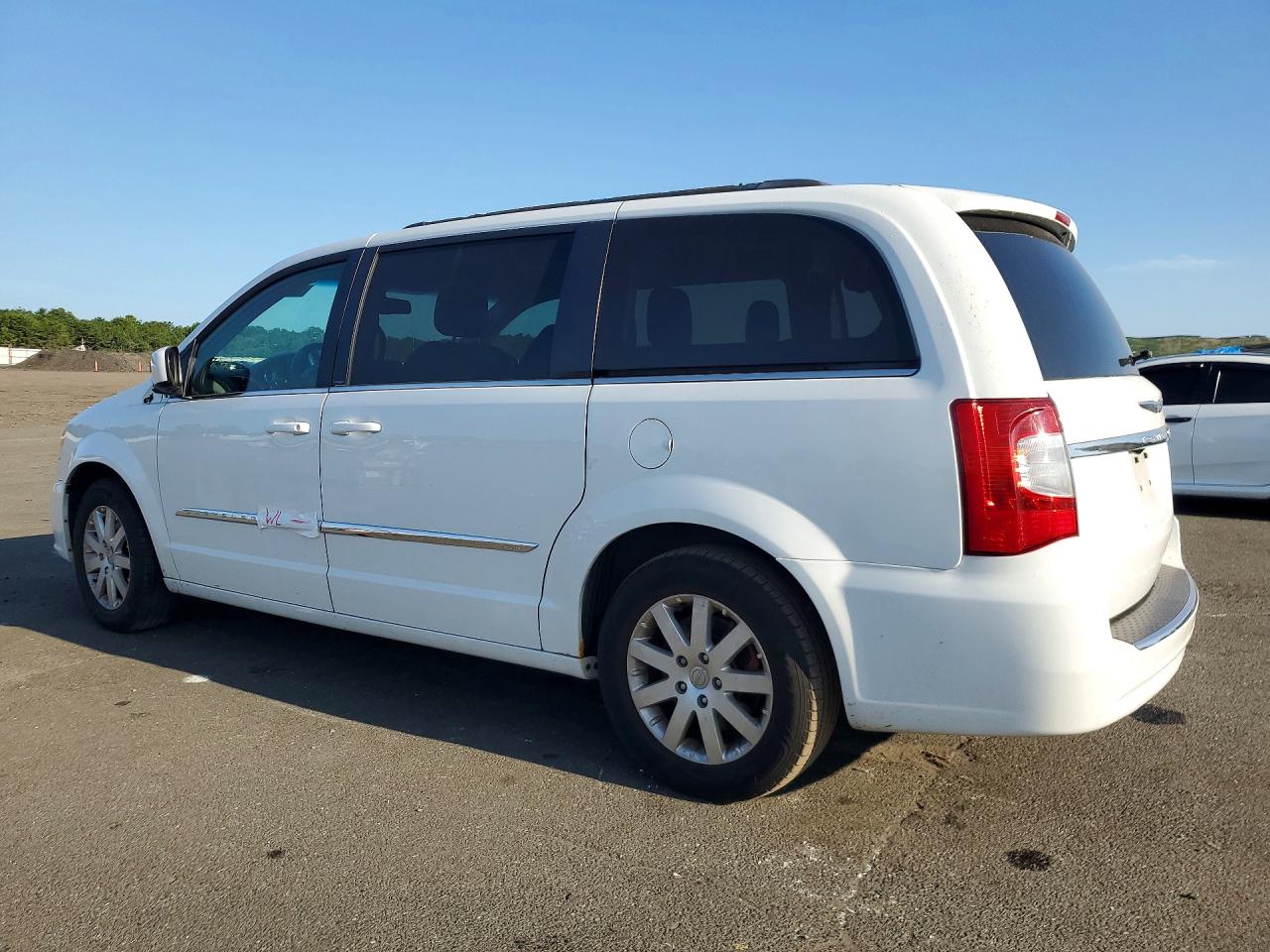 2014 Chrysler Town & Country Touring White vin: 2C4RC1BG1ER195960
