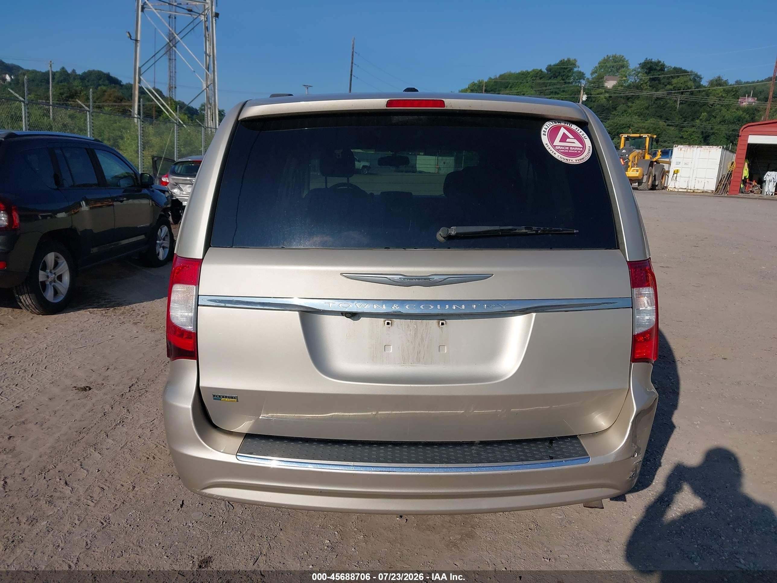 2014 Chrysler Town & Country Touring Бежевый vin: 2C4RC1BG1ER218623