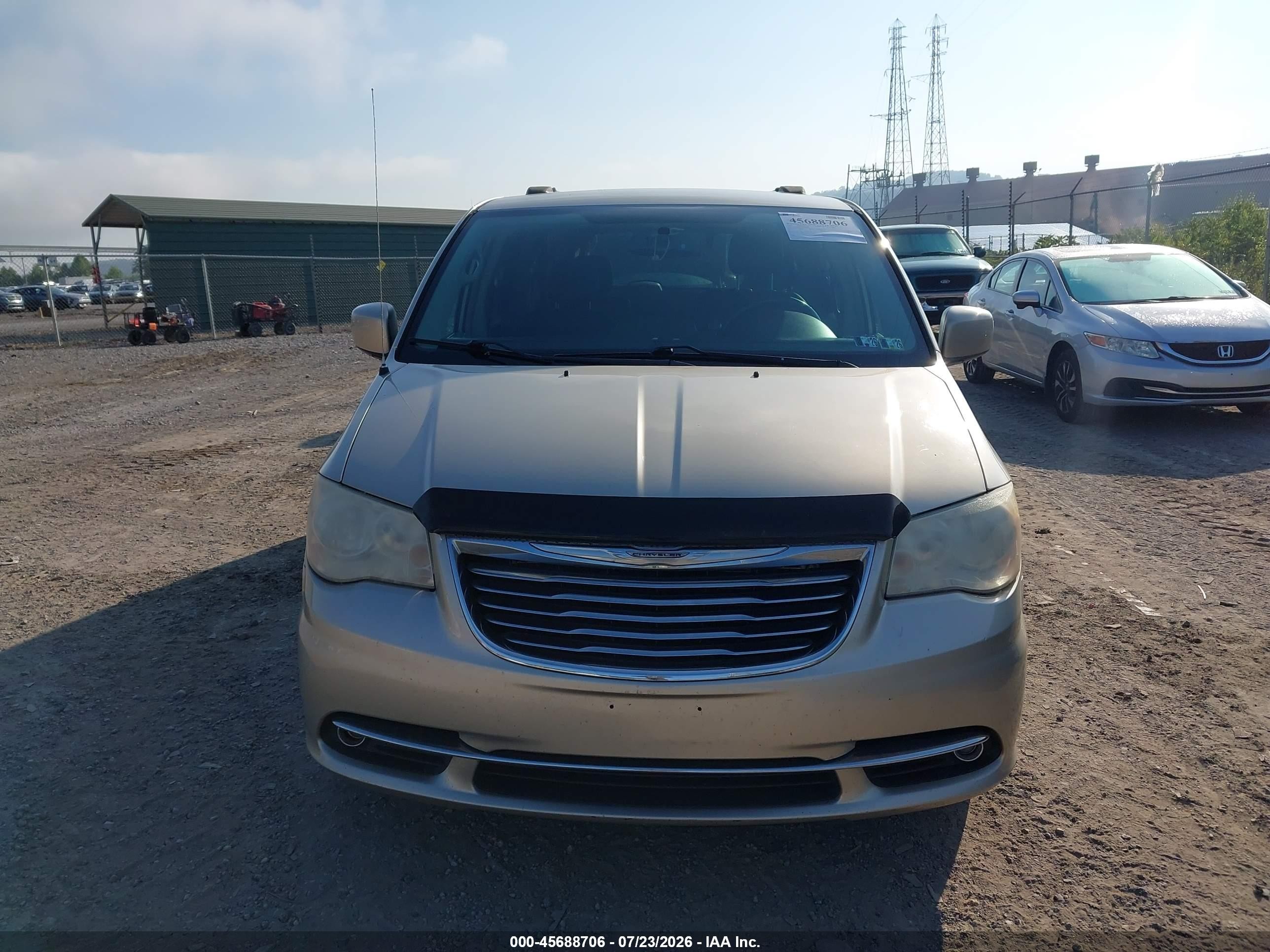 2014 Chrysler Town & Country Touring Бежевый vin: 2C4RC1BG1ER218623