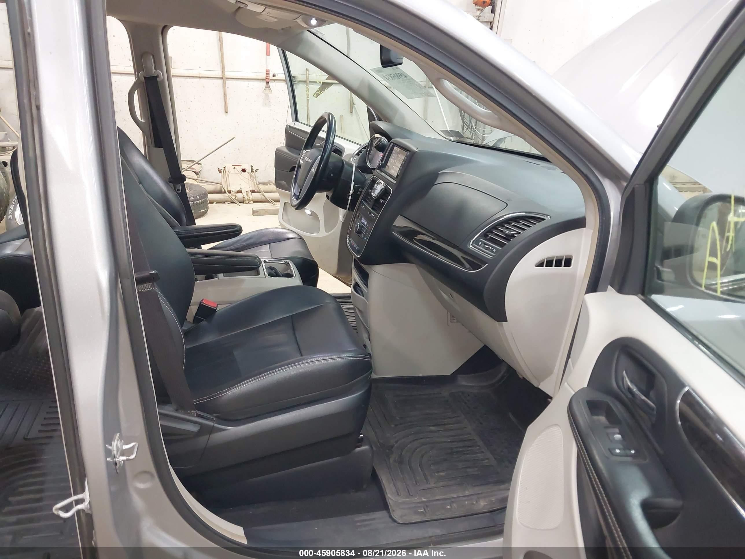 2014 Chrysler Town & Country Touring Серебряный vin: 2C4RC1BG1ER221439