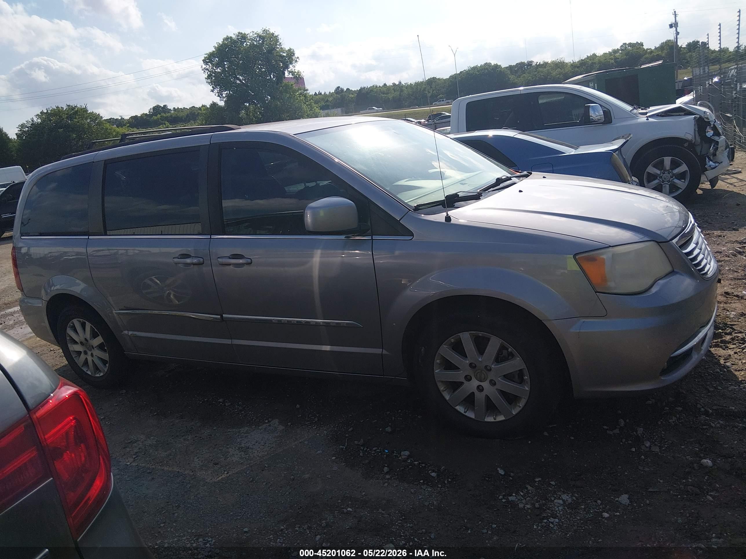 2014 Chrysler Town & Country Touring Silver vin: 2C4RC1BG1ER270205