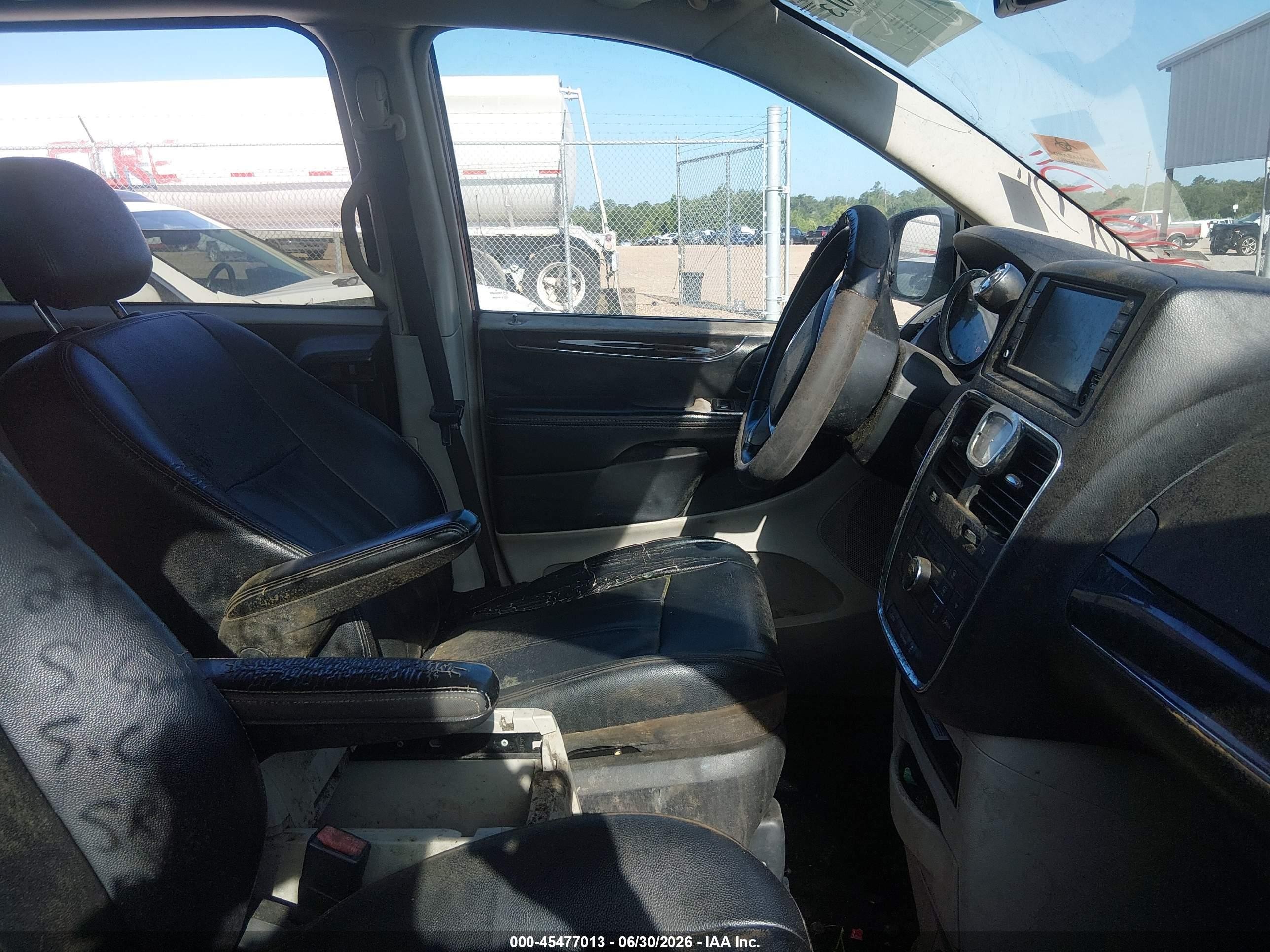 2014 Chrysler Town & Country Touring Maroon vin: 2C4RC1BG1ER293175