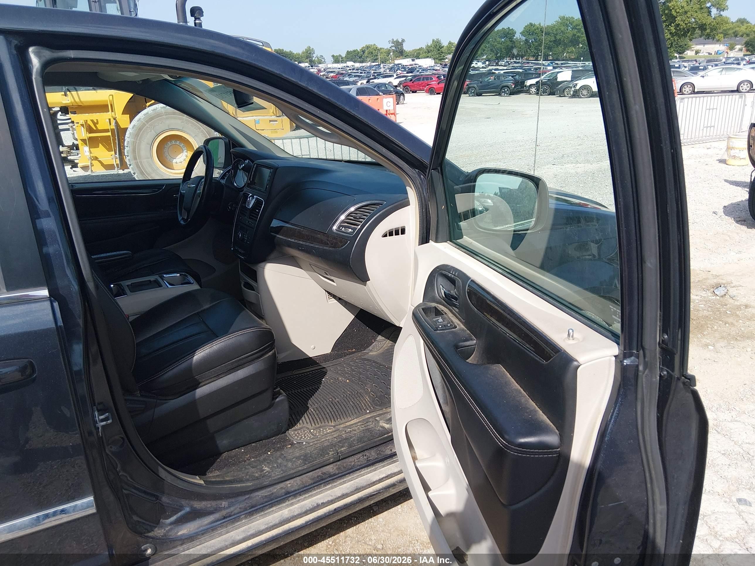 2014 Chrysler Town & Country Touring Gray vin: 2C4RC1BG1ER396872