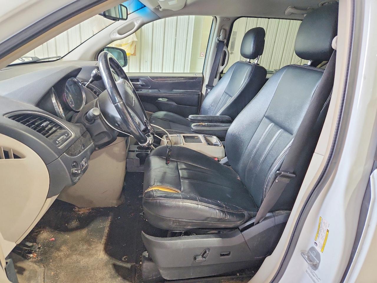 2014 Chrysler Town & Country Touring White vin: 2C4RC1BG1ER444290