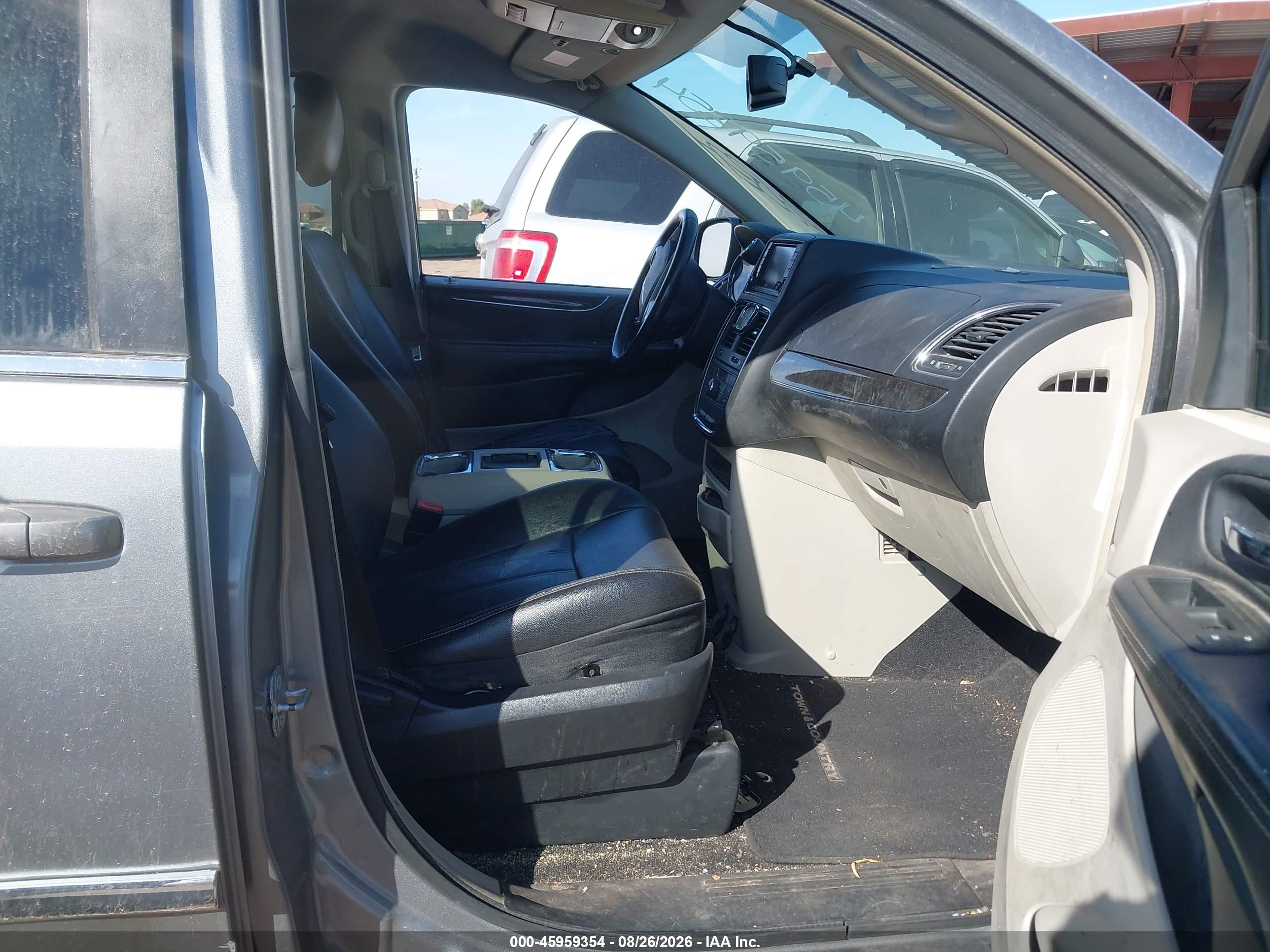 2014 Chrysler Town & Country Touring Silver vin: 2C4RC1BG1ER448324