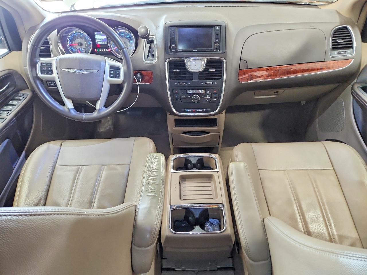 2015 Chrysler Town & Country Touring Beige vin: 2C4RC1BG1FR538073