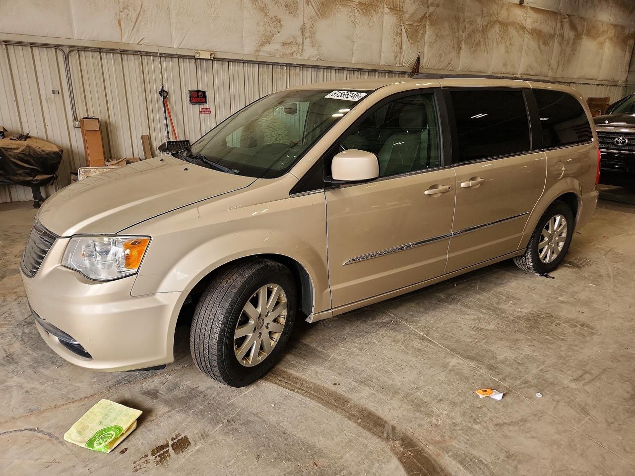 2015 Chrysler Town & Country Touring Beige vin: 2C4RC1BG1FR538073