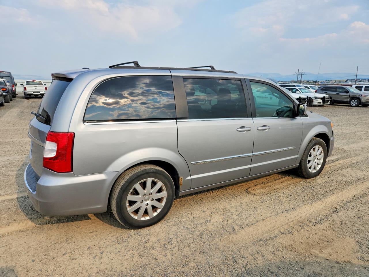 2015 Chrysler Town & Country Touring Серебряный vin: 2C4RC1BG1FR636634