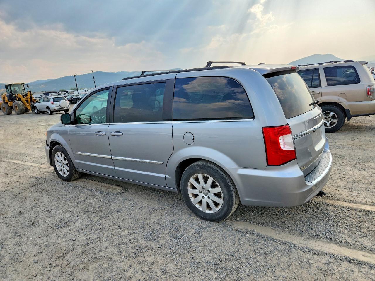 2015 Chrysler Town & Country Touring Серебряный vin: 2C4RC1BG1FR636634