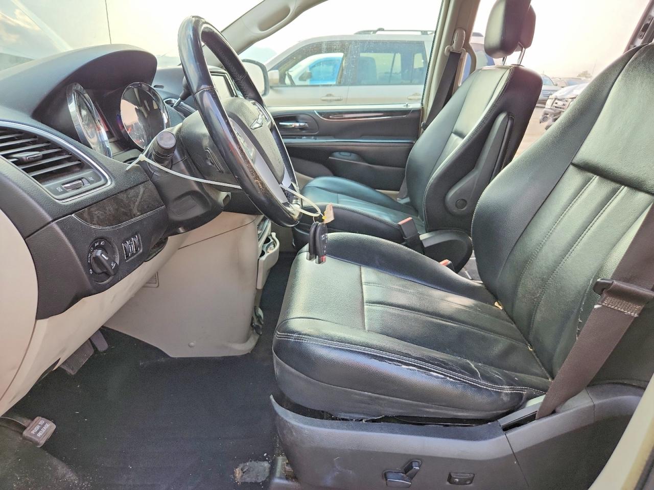 2015 Chrysler Town & Country Touring Серебряный vin: 2C4RC1BG1FR636634