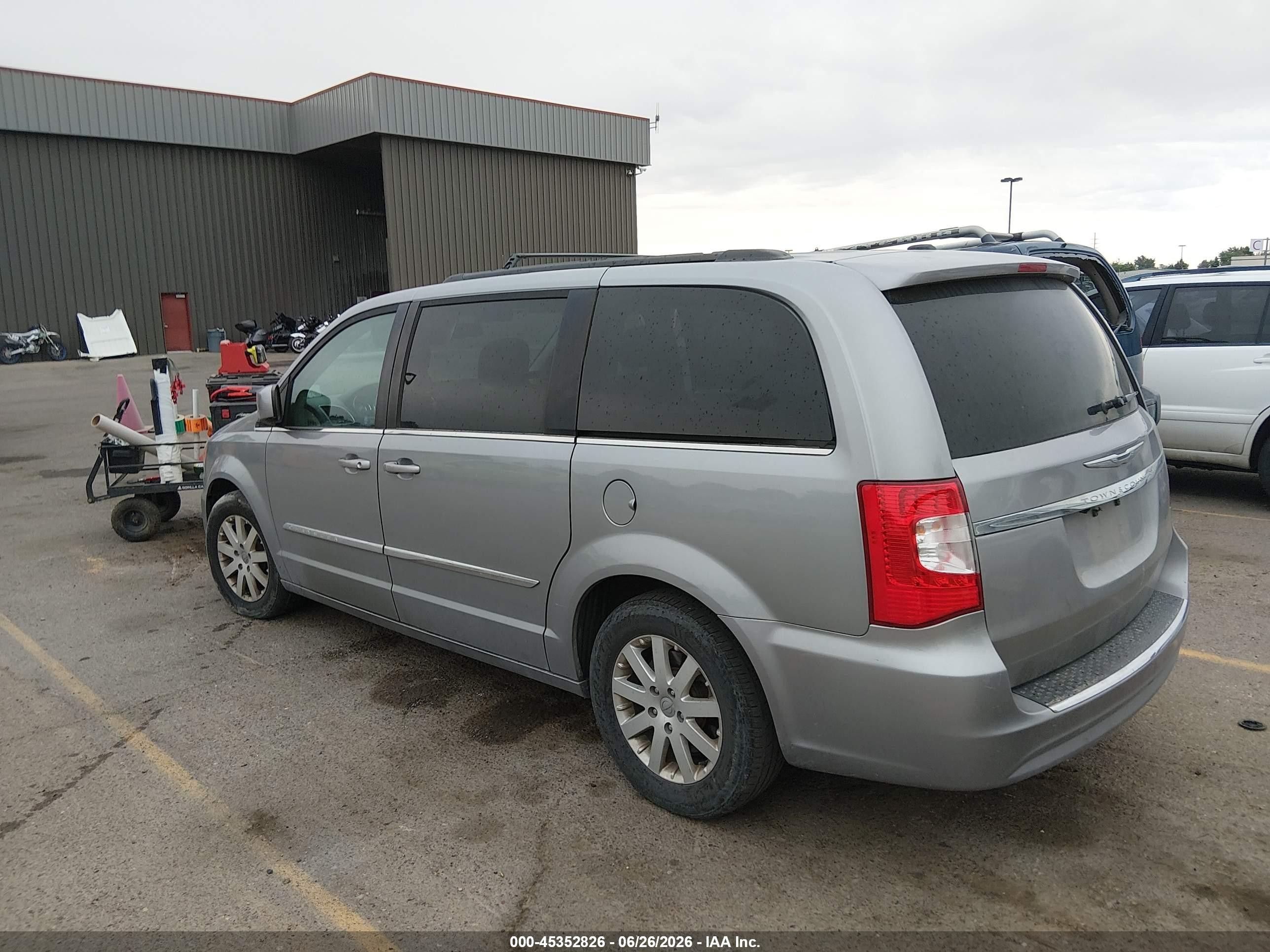 2015 Chrysler Town & Country Touring Silver vin: 2C4RC1BG1FR637766