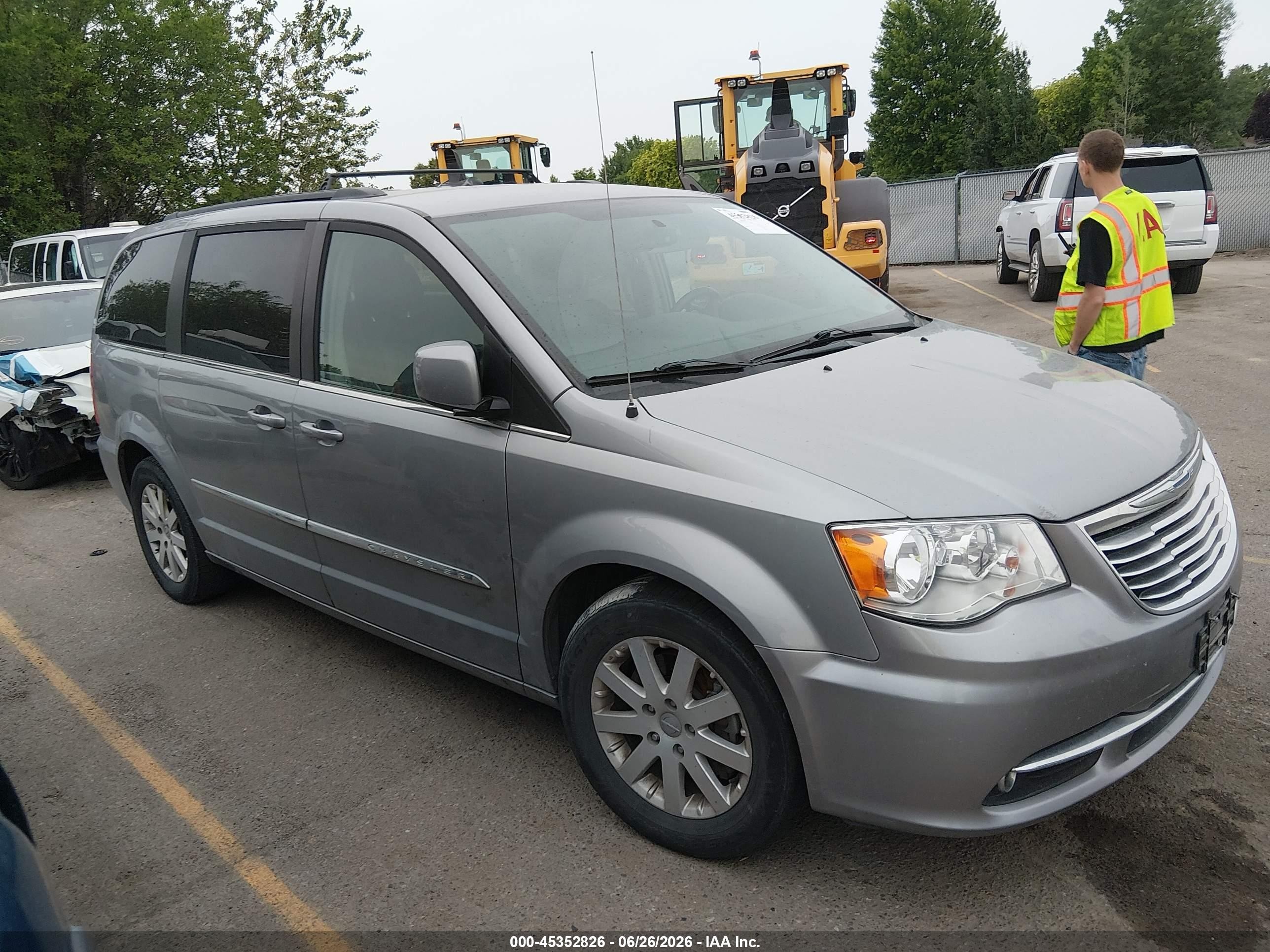 2015 Chrysler Town & Country Touring Silver vin: 2C4RC1BG1FR637766