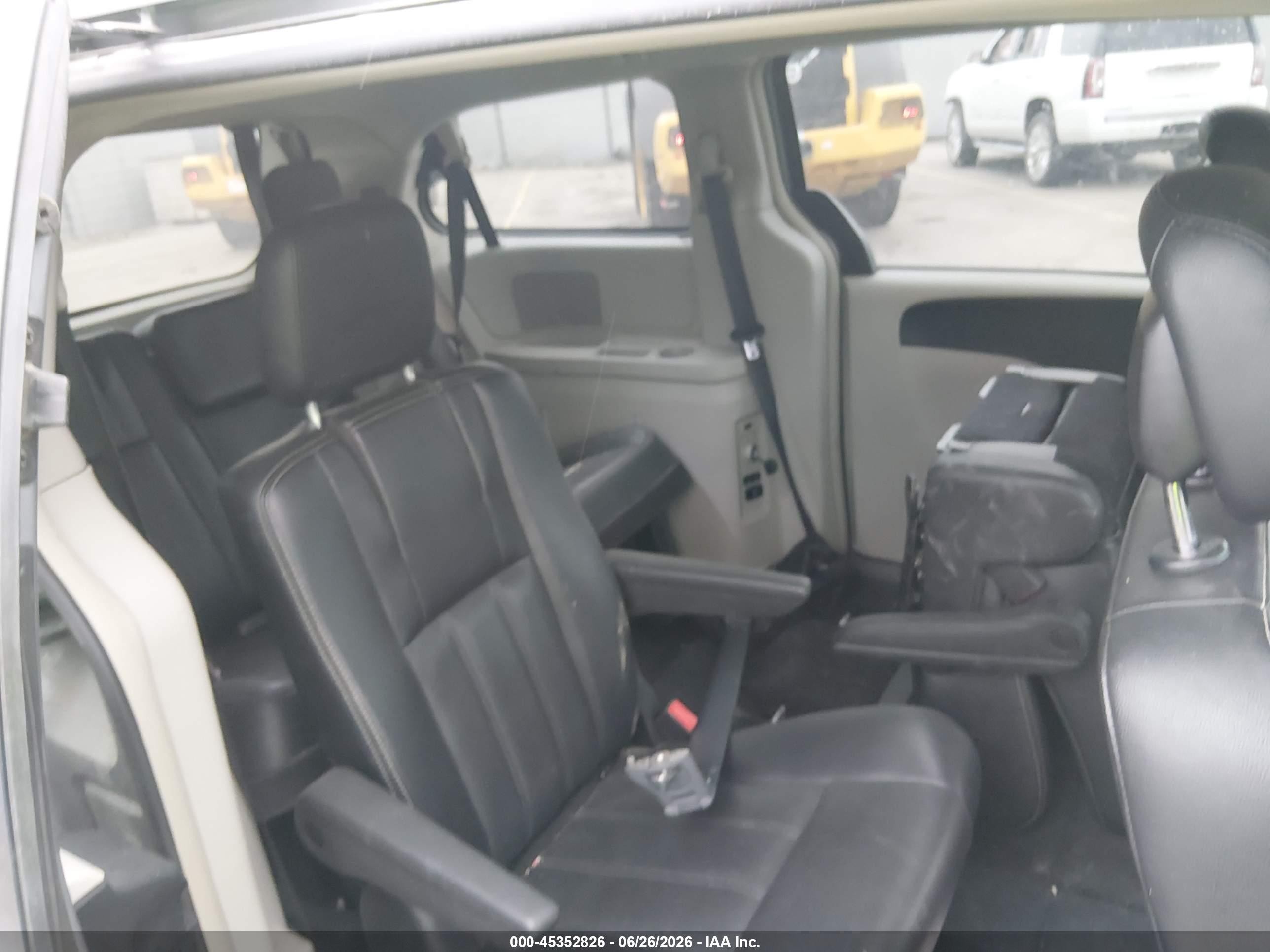 2015 Chrysler Town & Country Touring Silver vin: 2C4RC1BG1FR637766