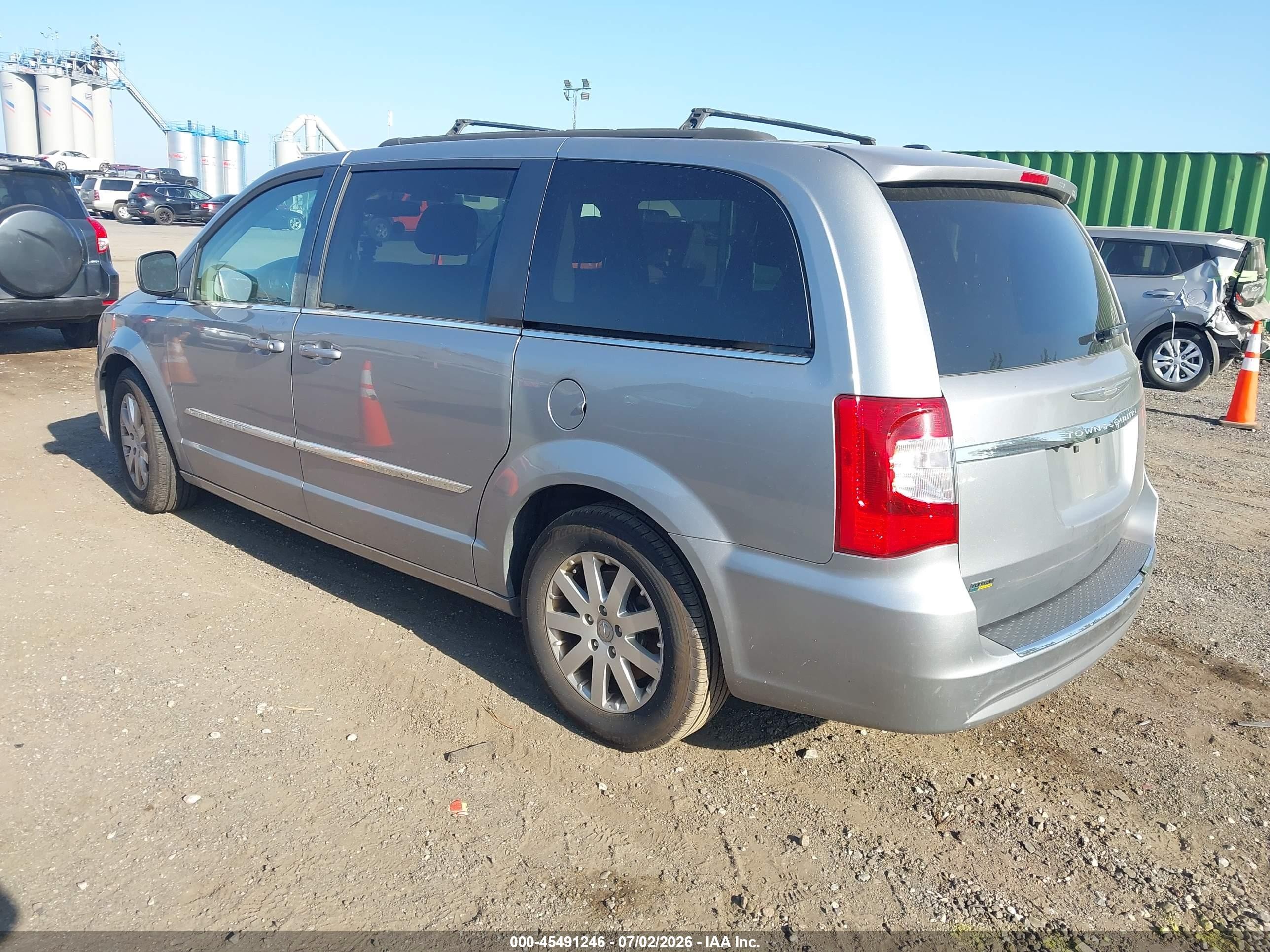2015 Chrysler Town & Country Touring Silver vin: 2C4RC1BG1FR739987