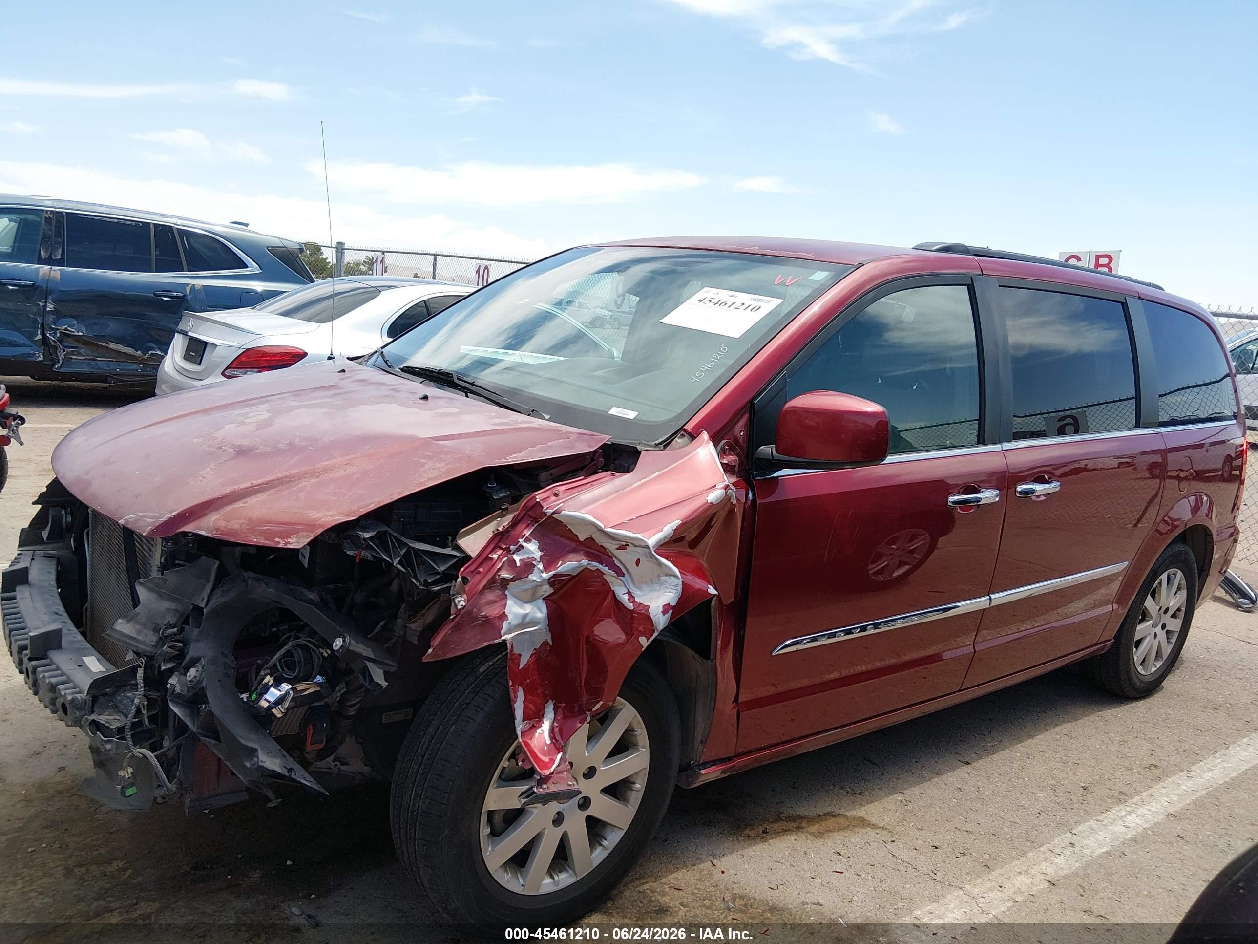 2015 Chrysler Town & Country Touring Maroon vin: 2C4RC1BG1FR753419