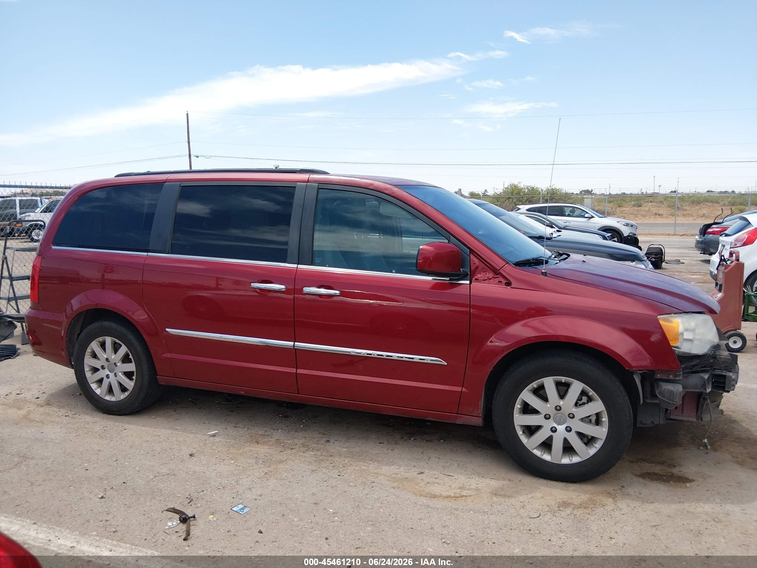 2015 Chrysler Town & Country Touring Maroon vin: 2C4RC1BG1FR753419